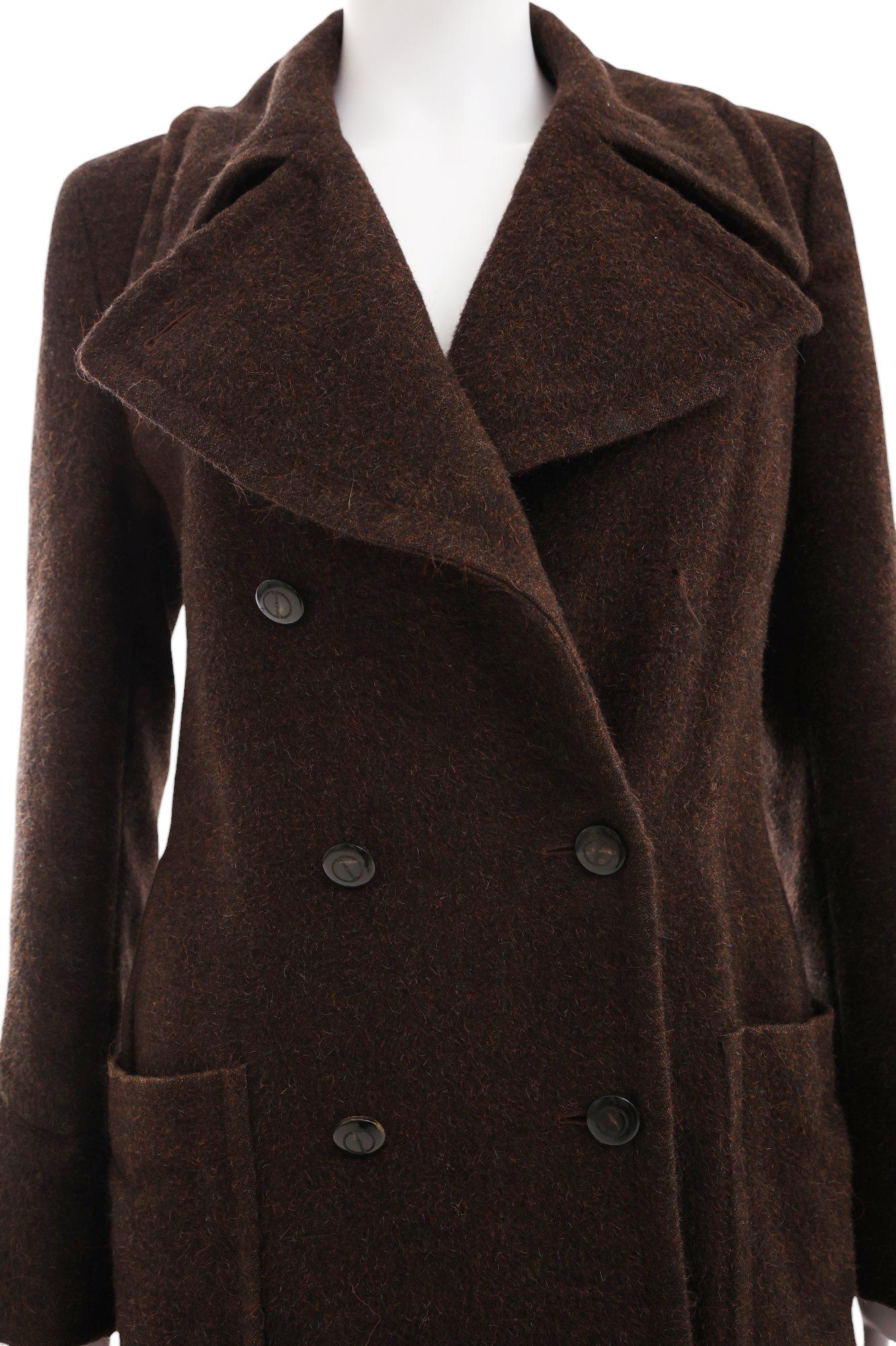 Gucci by Tom Ford F/W 1995 Alpaca Brown Double Breasted Coat in vendita 1