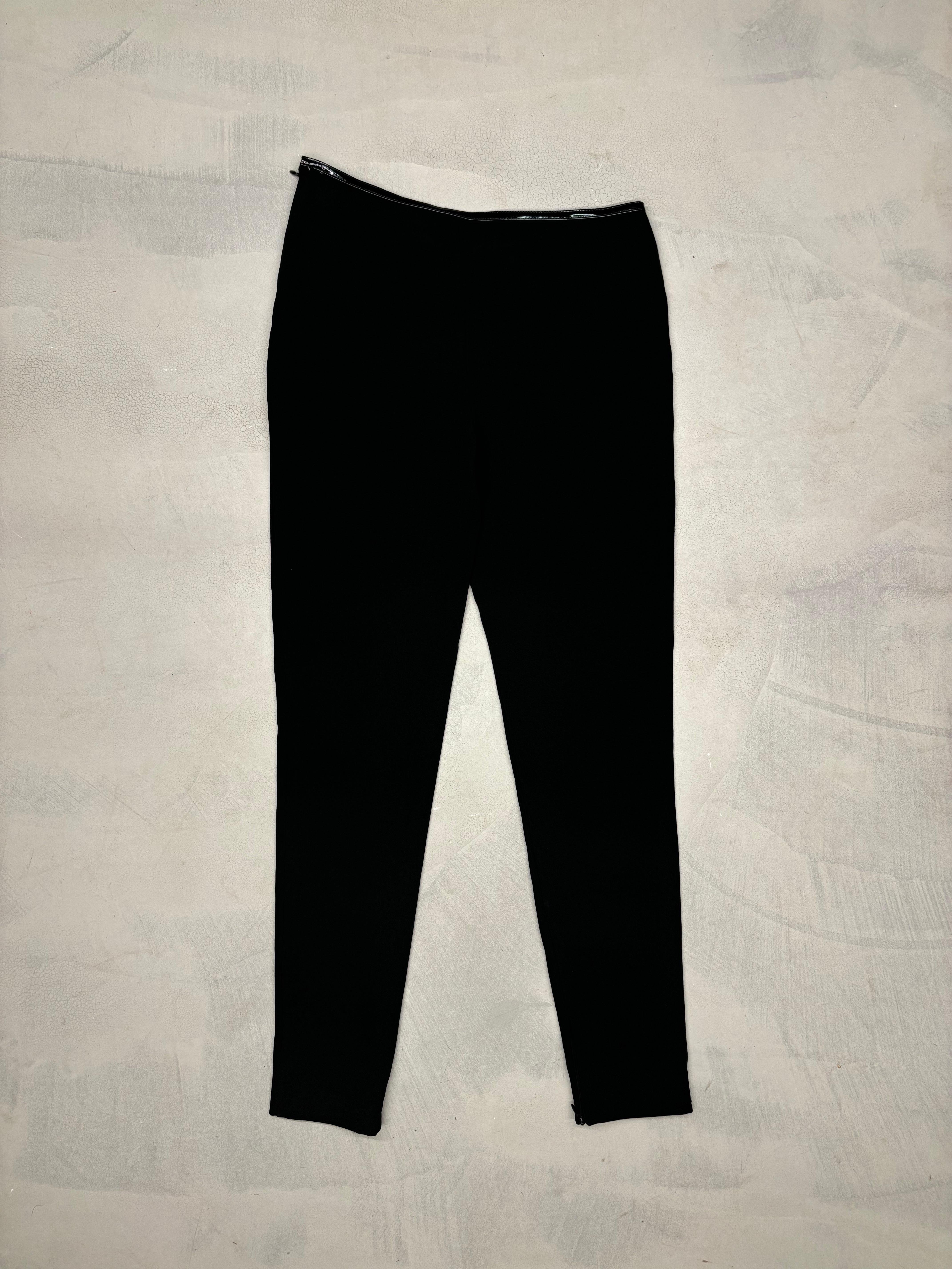 Black Gucci by Tom Ford F/W 1997 asymmetrical waist G buckle skinny pants For Sale