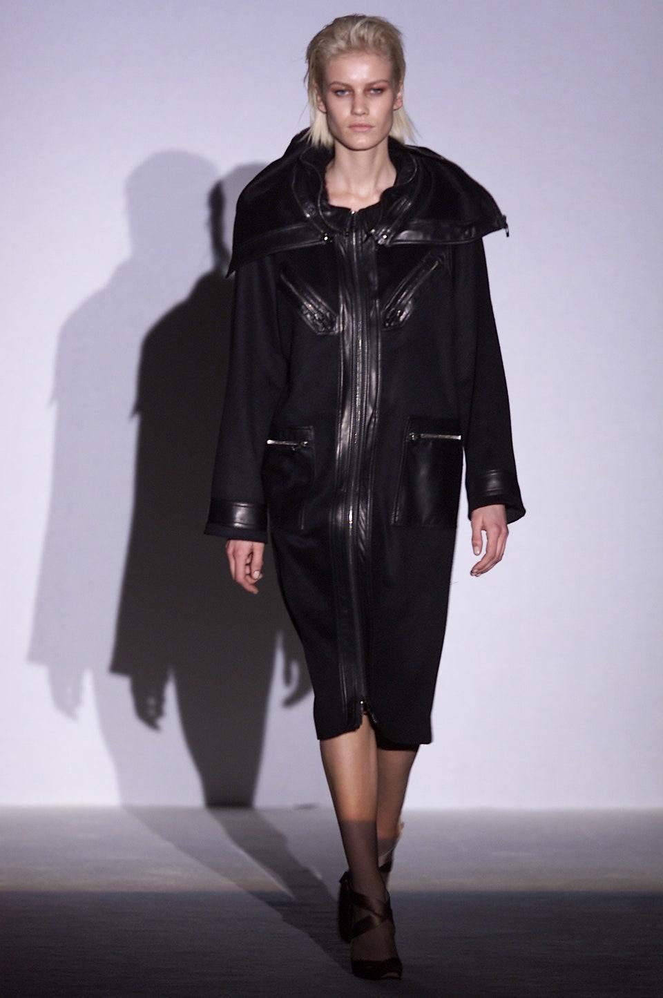 Gucci by Tom Ford F/W 1998-2001 Chaqueta de piel negra esculpida - Talla XS en venta 5