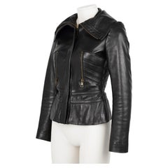 Chaqueta de cuero negro estilo motero con corte entallado de Gucci by Tom Ford, temporada otoño-invierno 1998-2001 – IT38