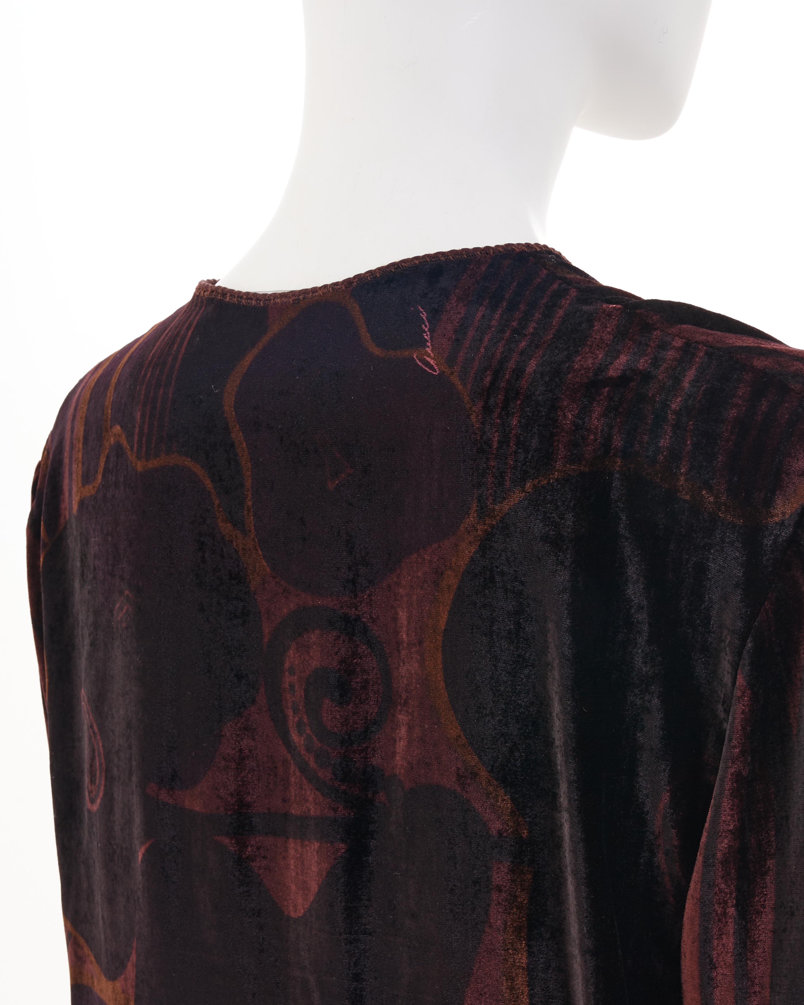 Gucci by Tom Ford F/W 2001 Brown velvet logo print plunging tunic top For Sale 1