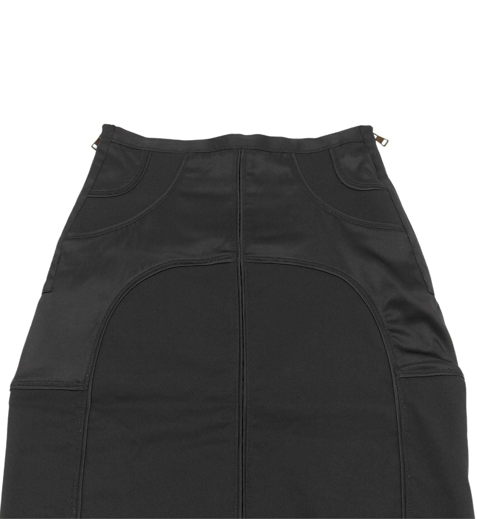Gucci by Tom Ford F/W 2003 black skirt For Sale 2