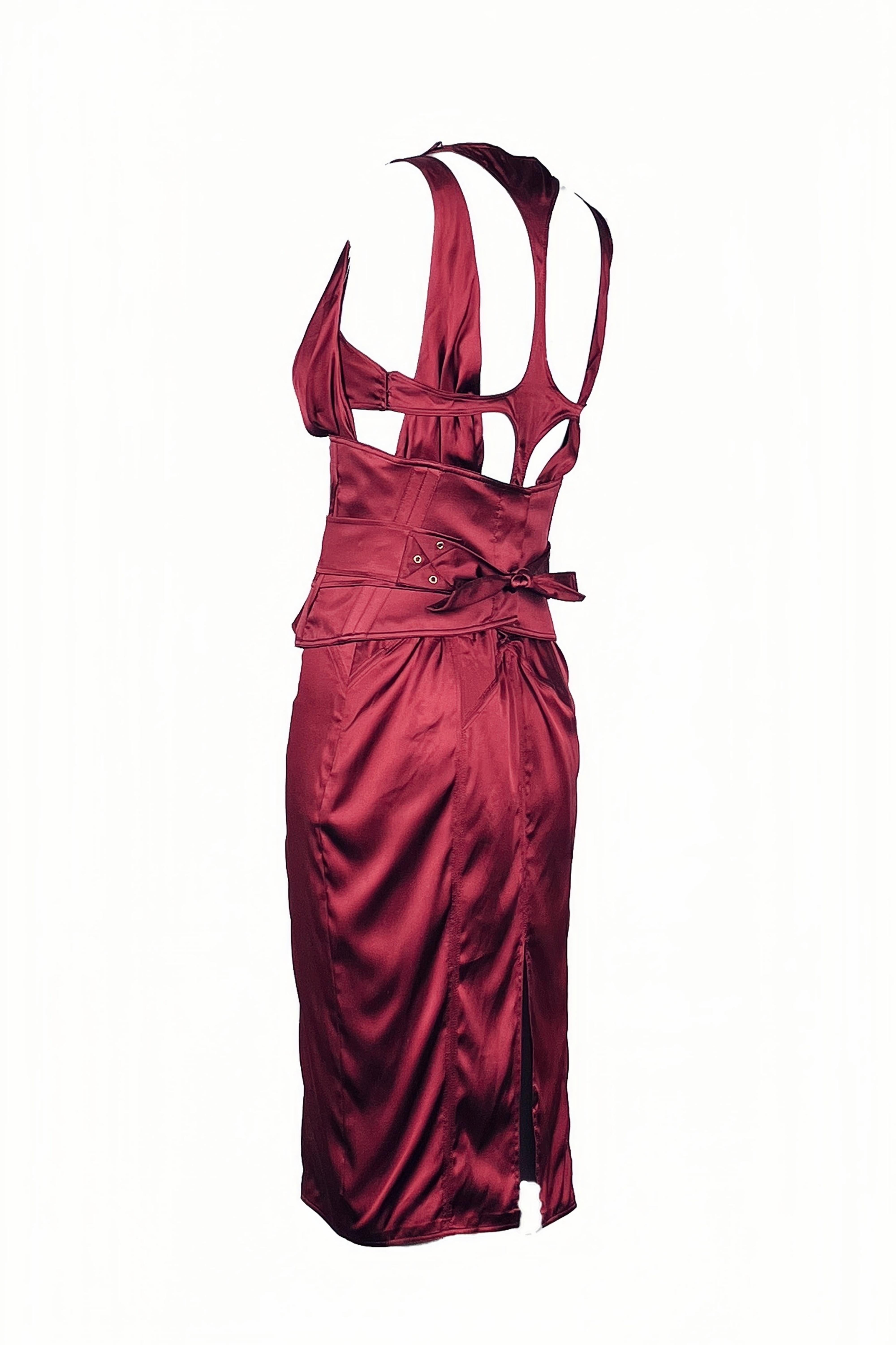 GUCCI By Tom Ford F/w 2003 Robe en satin rouge foncé avec corset NICOLE KIDMAN en vente 5