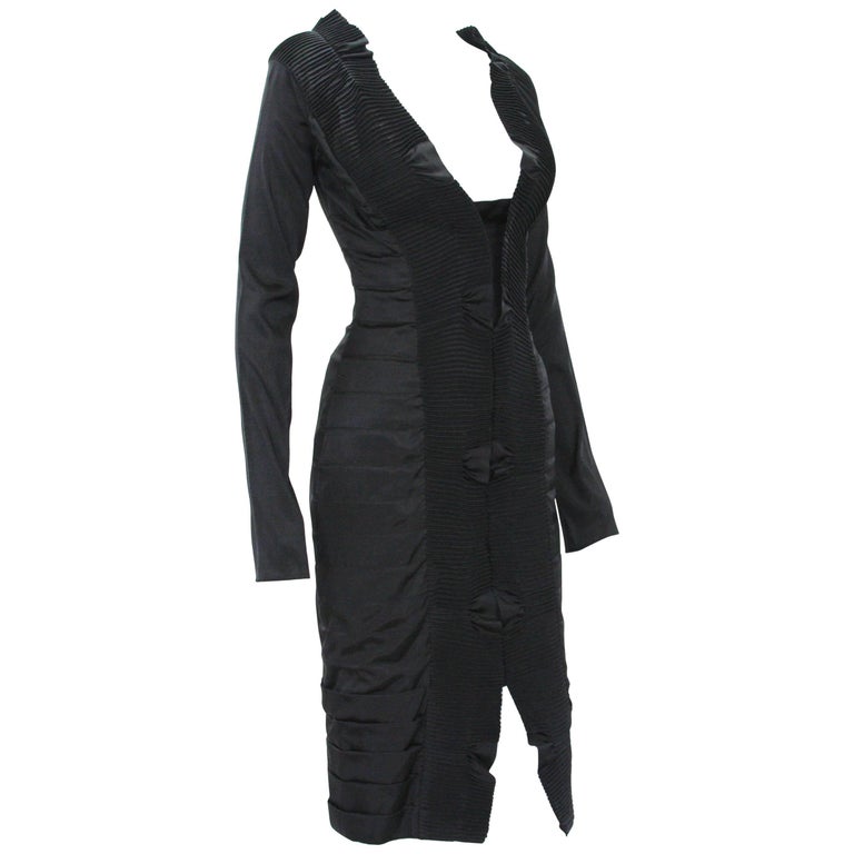Gucci by Tom Ford F/W 2004 AD Runway Silk Black Plisse Cocktail Dress It.  38 For Sale at 1stDibs