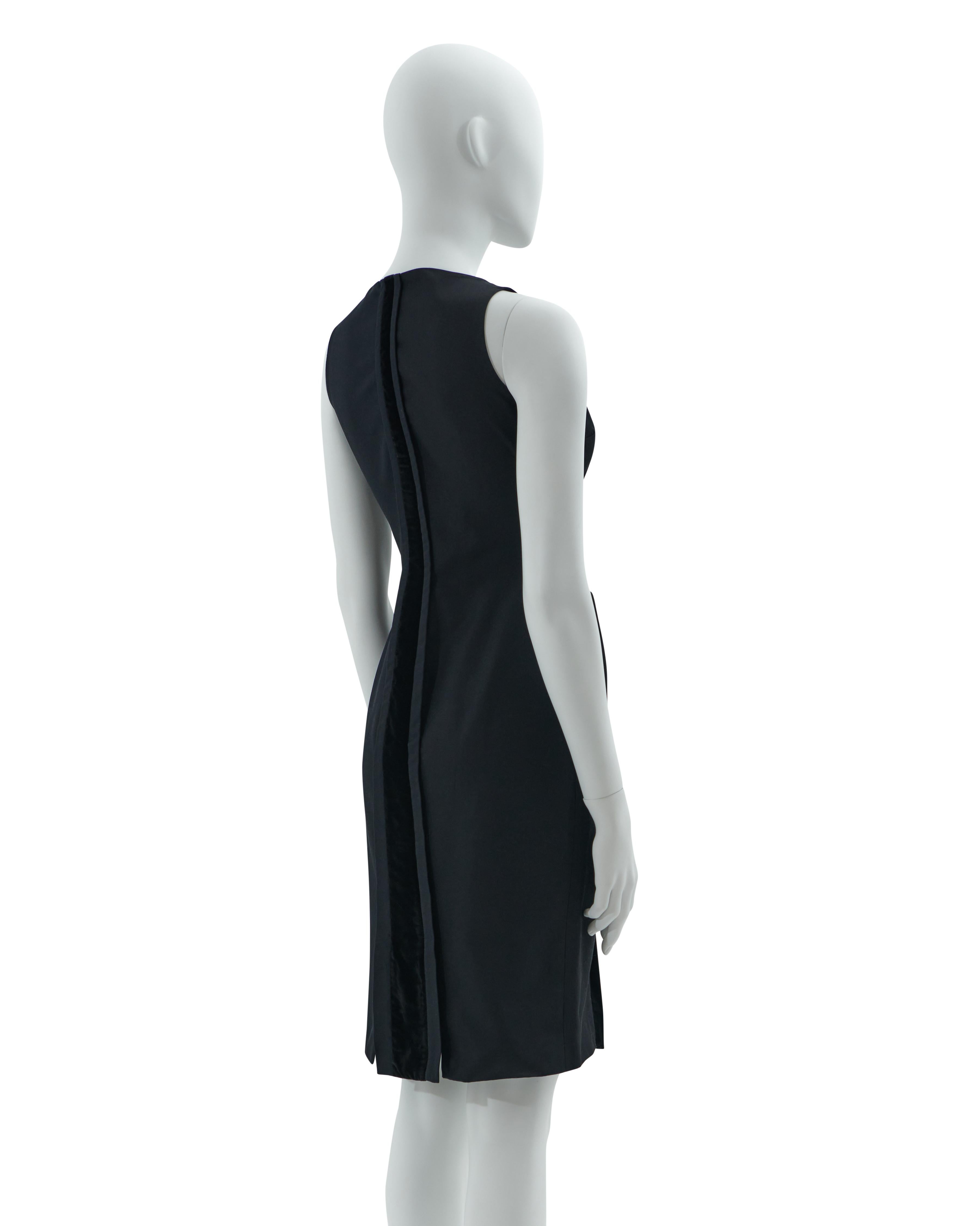 Women's Gucci by Tom Ford F/W 2004 Black sleveless velvet detail sheath dress For Sale