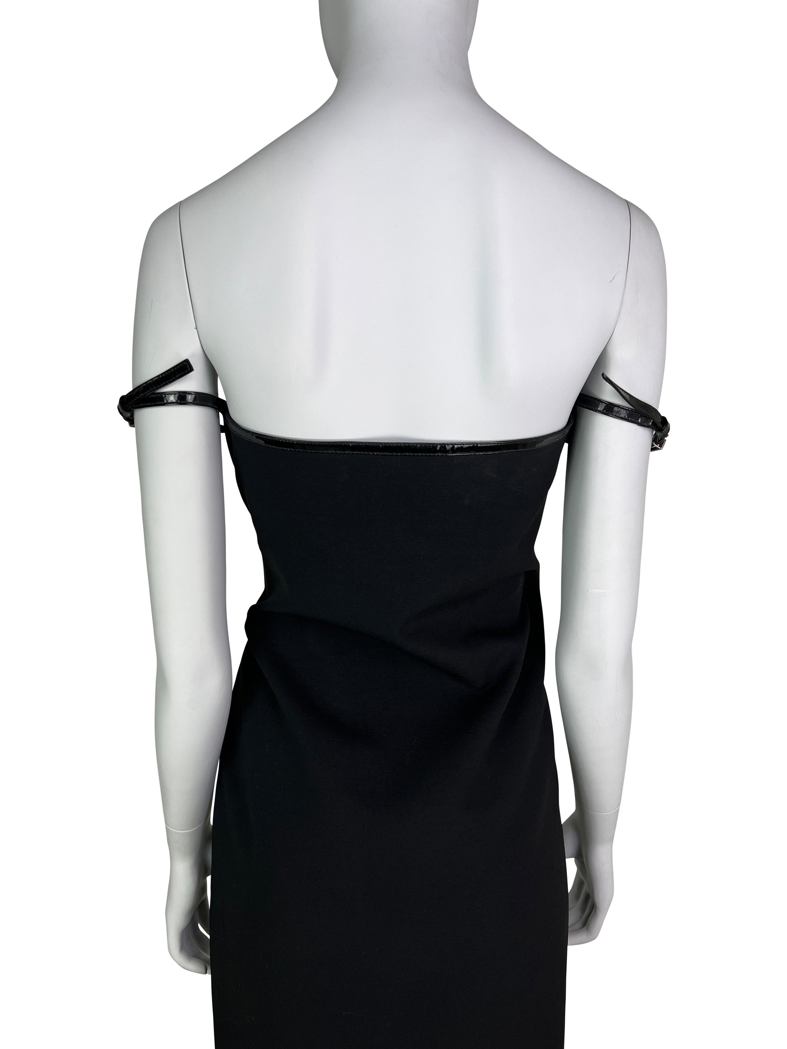 Gucci by Tom Ford Fall 1997 G-logo Strap Evening Black Dress For Sale 3