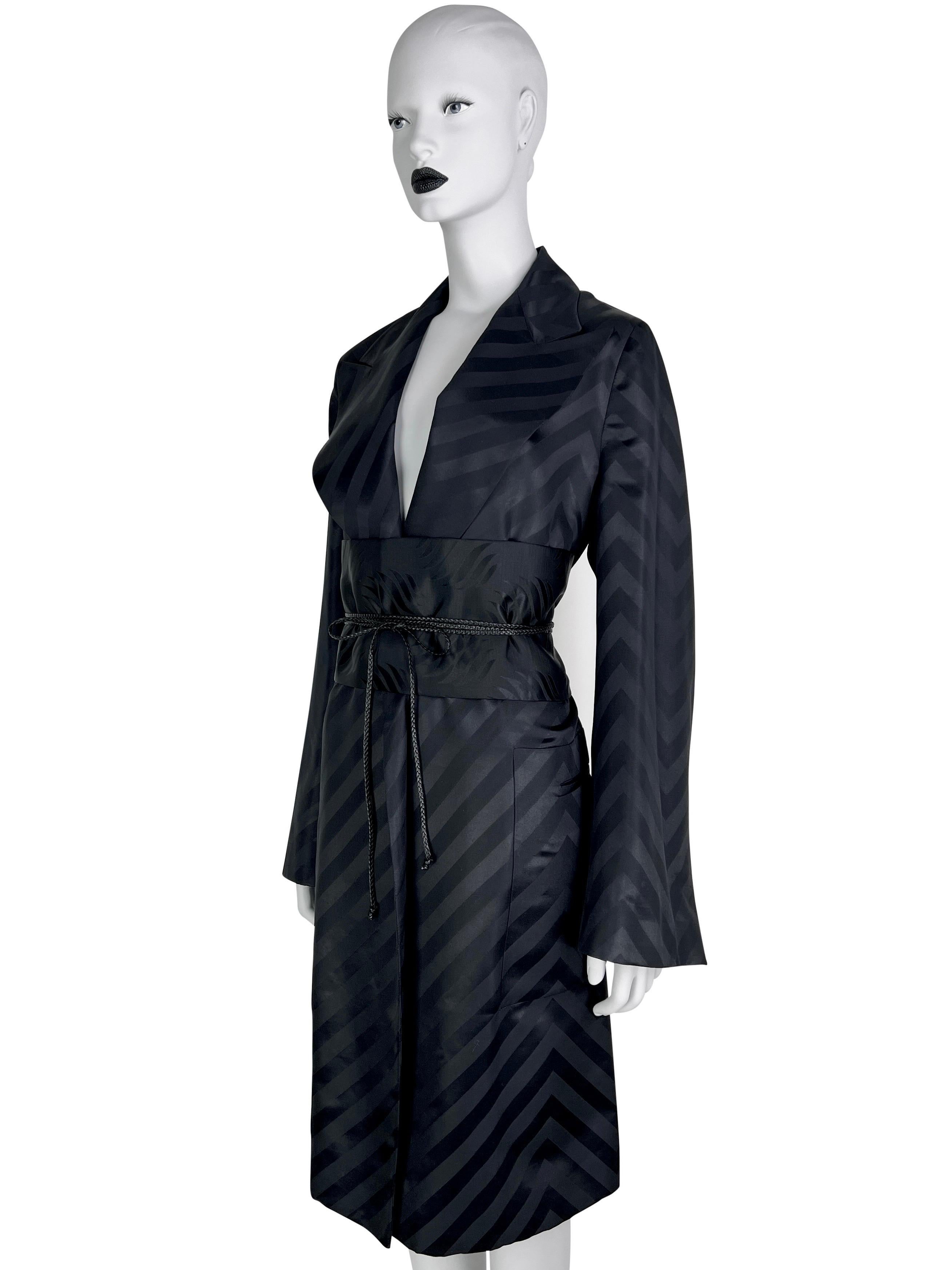 Gucci by Tom Ford Fall 2002 Kimono and Belt Runway Look For Sale 5