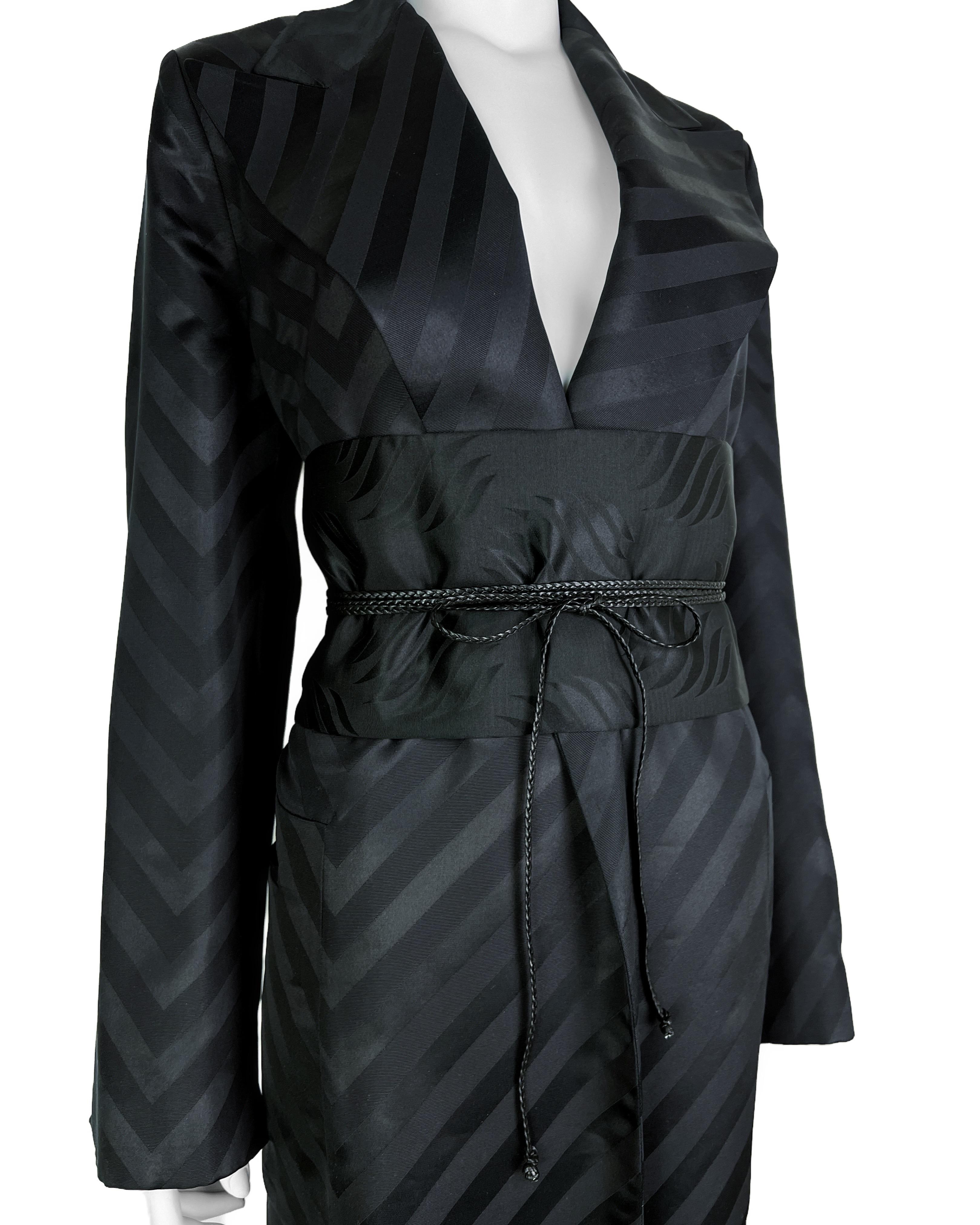 Gucci by Tom Ford Fall 2002 Kimono and Belt Runway Look In Excellent Condition For Sale In Prague, CZ