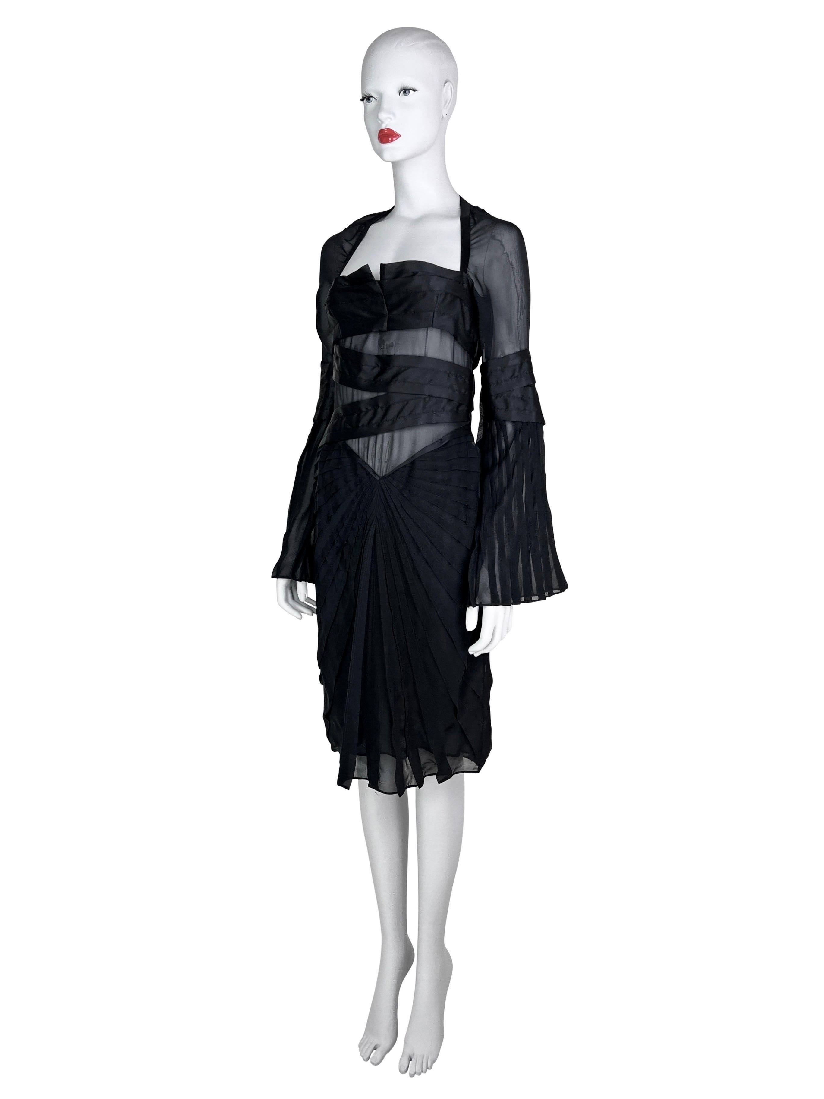 Gucci by Tom Ford Fall 2004 Pleated Bondage Silk Dress In Excellent Condition For Sale In Prague, CZ