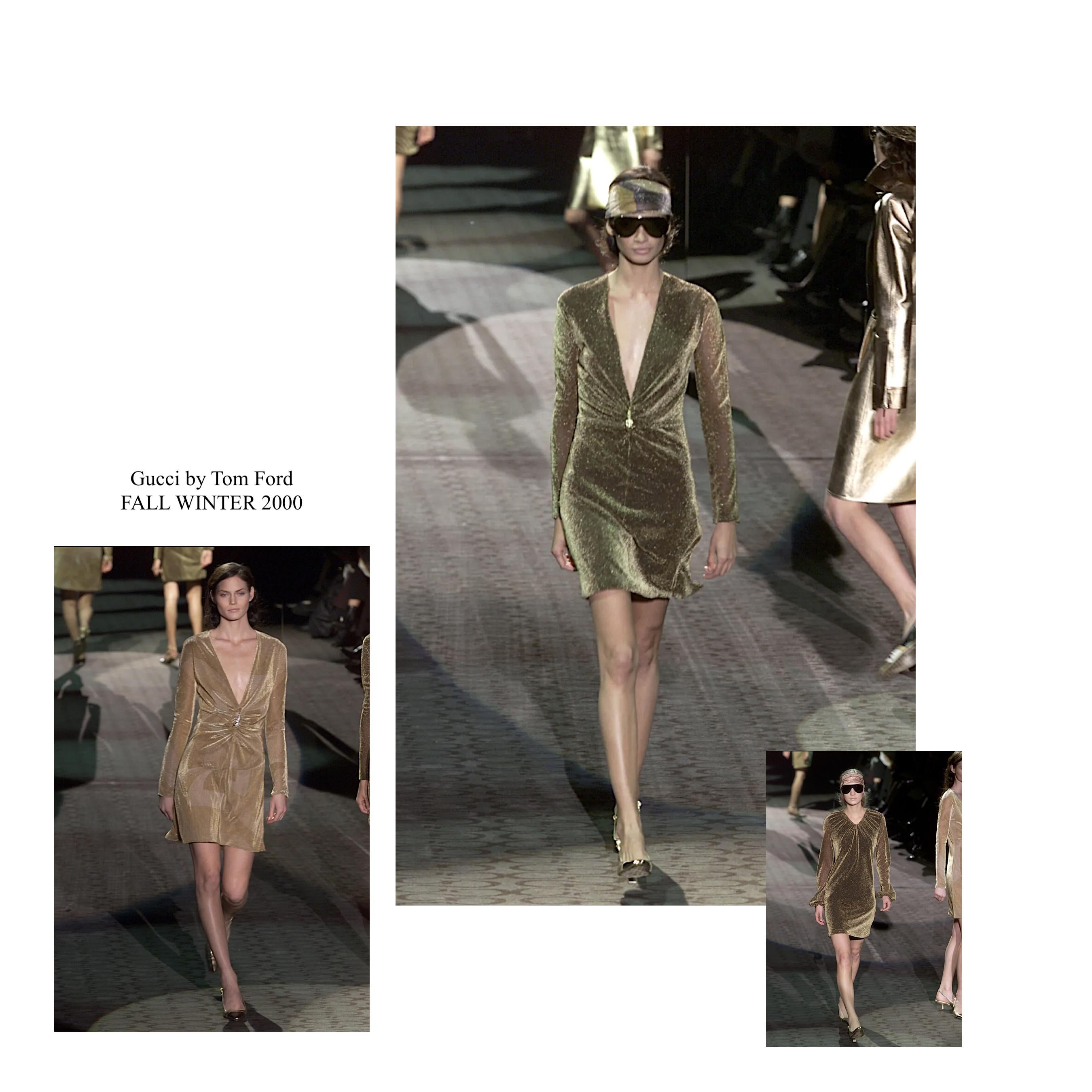 Gucci by Tom Ford Herbst Winter 2000 Löwenbrosche Tiefes Dekolleté Metallic-Kleid im Angebot 5