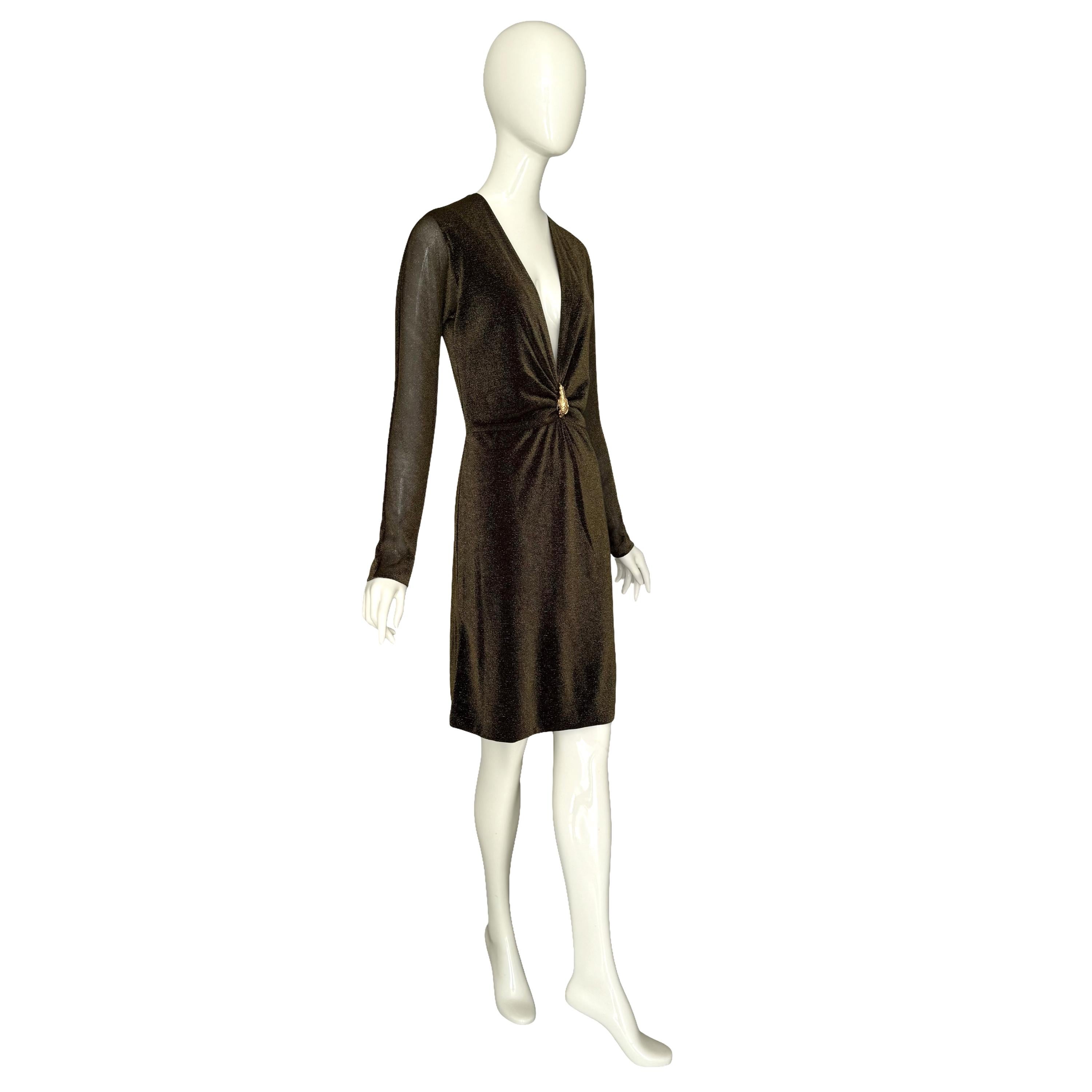 Gucci by Tom Ford Herbst Winter 2000 Löwenbrosche Tiefes Dekolleté Metallic-Kleid im Angebot 3