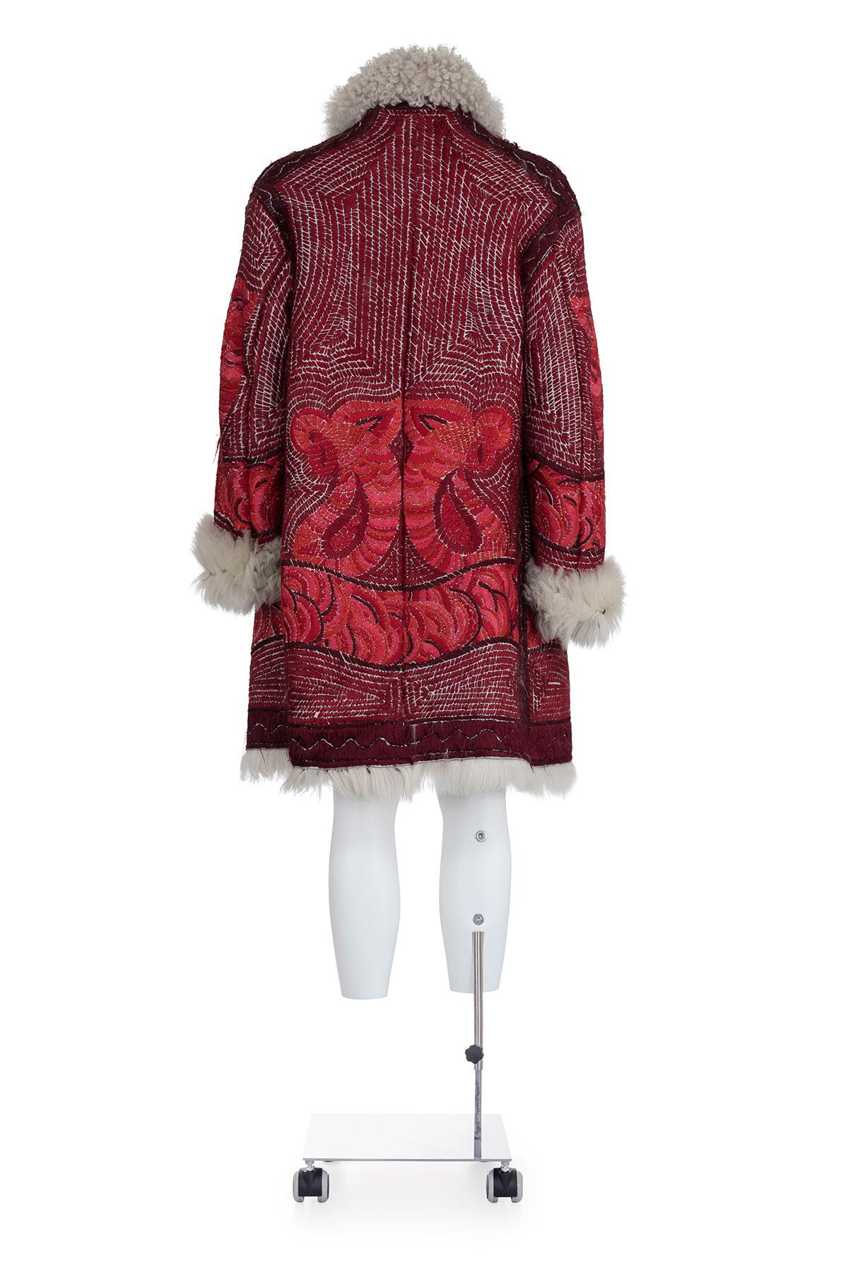 Gray GUCCI BY TOM FORD FW 01 Rare Prototype Shearling Coat in vendita