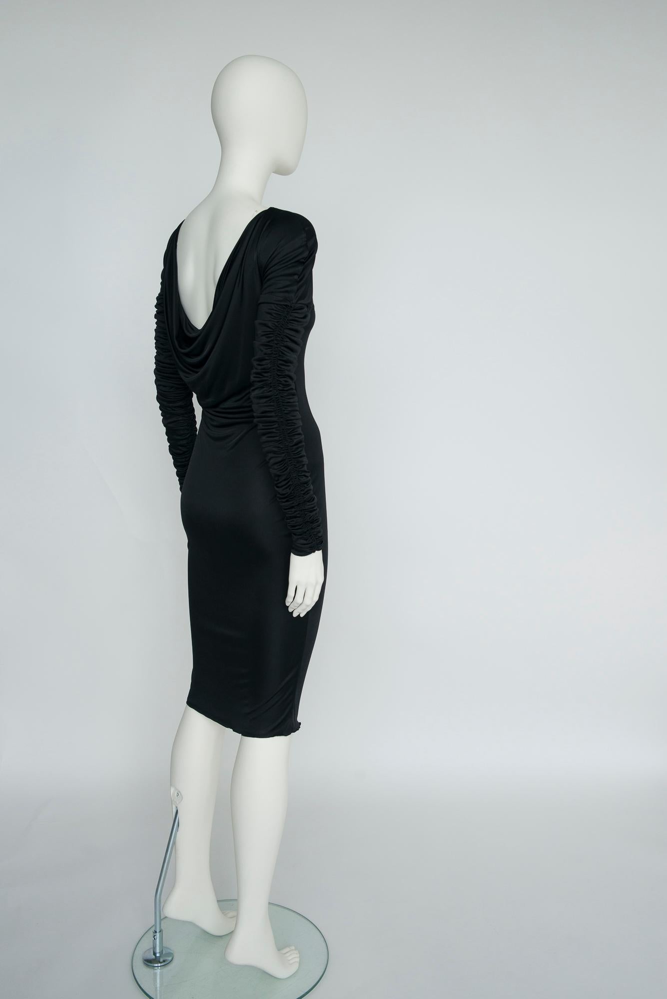 Gucci By Tom Ford Gerafftes Kleid aus Stretch-Satin-Jersey, Frühjahr-Sommer 2003 im Angebot 11