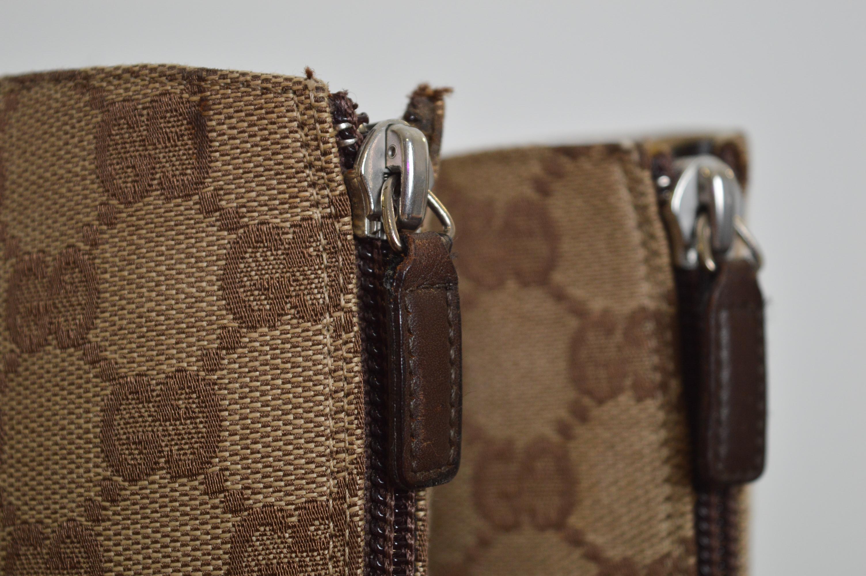 Gucci by Tom Ford GG Monogram Canvas Stivali a spillo a punta al ginocchio in vendita 5