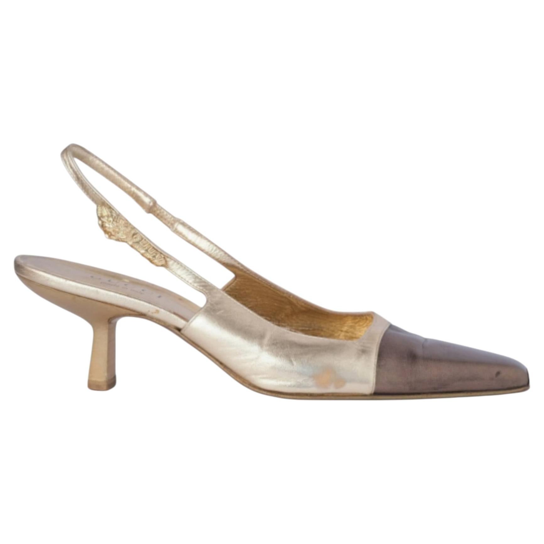 Gucci by Tom Ford – Sandalen aus goldenem Leder mit Tigerkopf – 2000er Jahre im Angebot