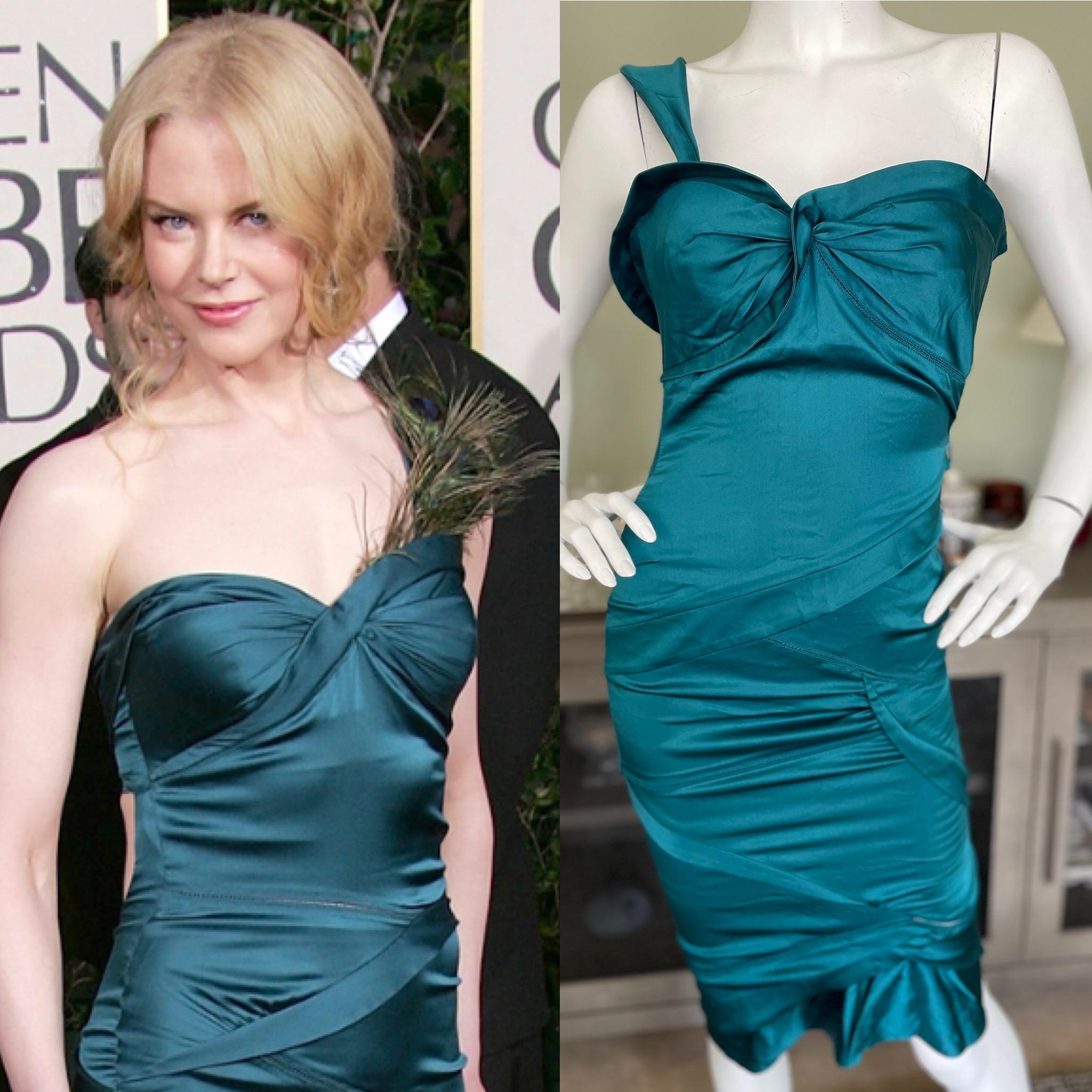Gucci by Tom Ford Green Silk One Shoulder Cocktail Dress
The long version was worn by Nicole Kidman to the Golden Globes 2005.
Size 38, but it runs very small, more like 34.
Please check measurements
 Bust 30