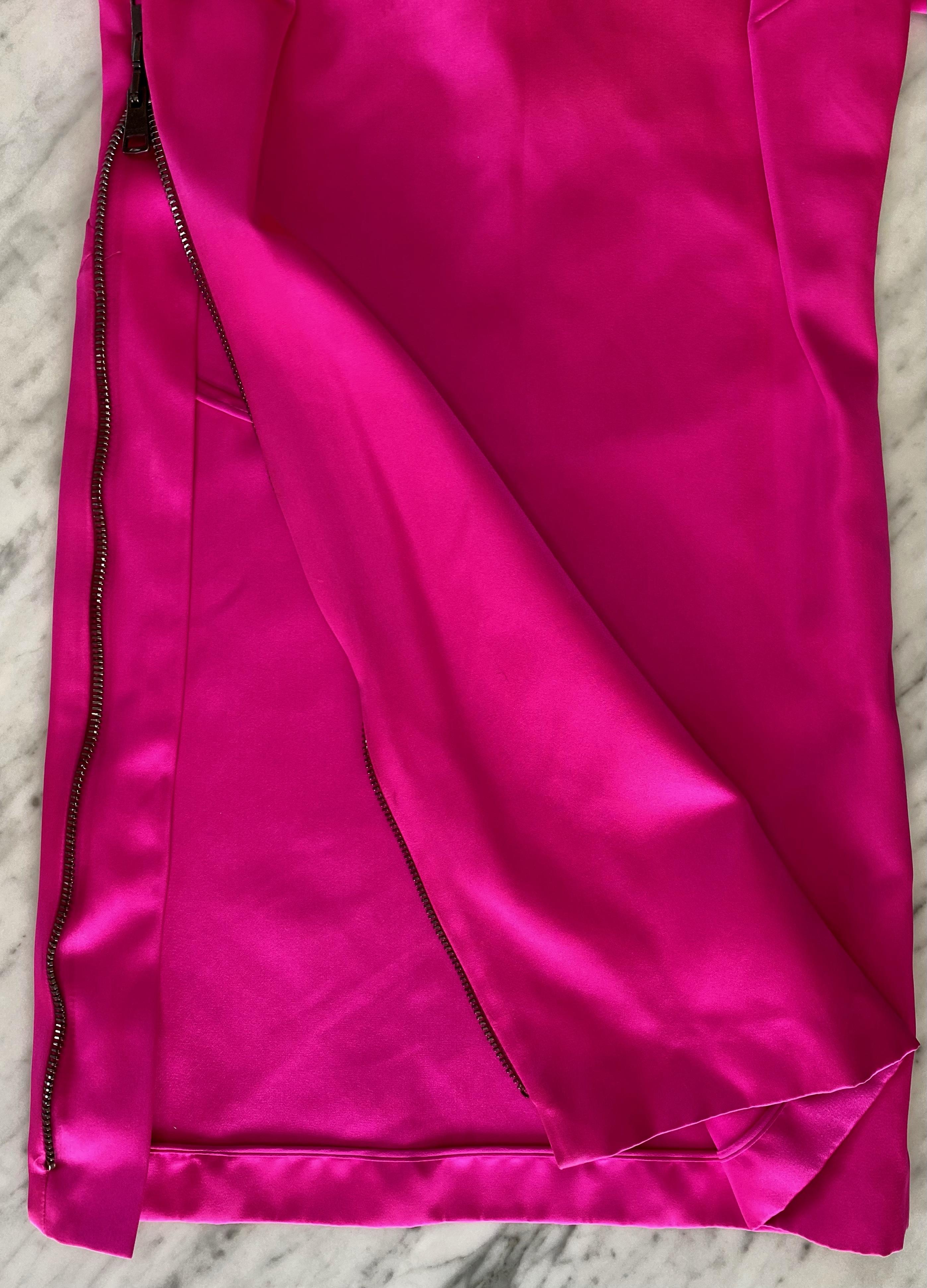 F/W 2001 Gucci by Tom Ford Hot Pink Silk Satin Zipper Mini Dress Runway For Sale 3