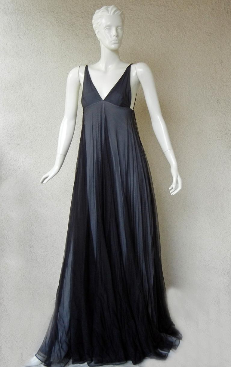 Gucci by Tom Ford Iconic 1998 Plunging Neckline Empire Style Dress Gown   In Excellent Condition In Los Angeles, CA