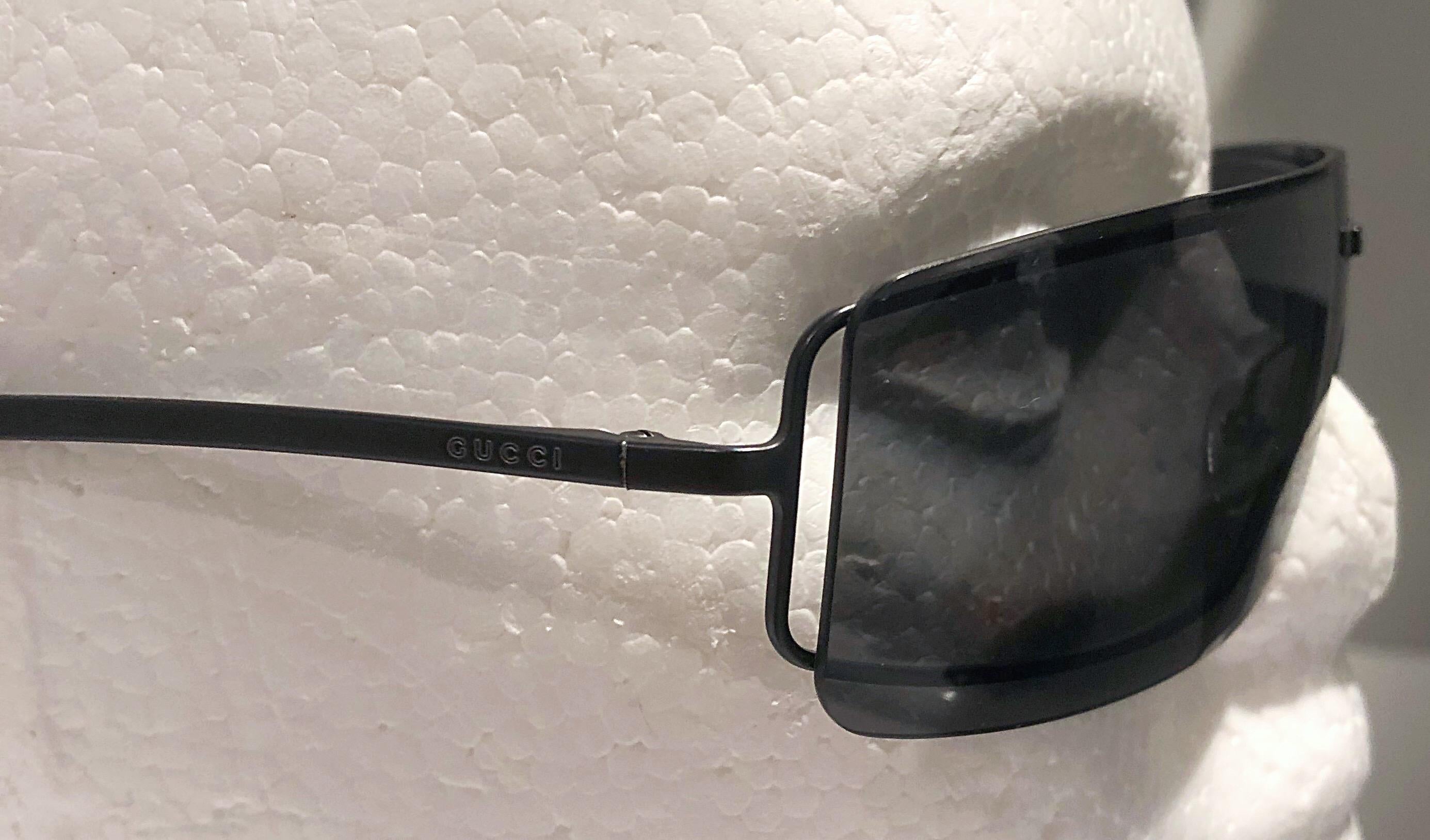 Gucci by Tom Ford Matrix Black Grey Rimless Unisex 1990s Vintage 90s Sunglasses For Sale 4