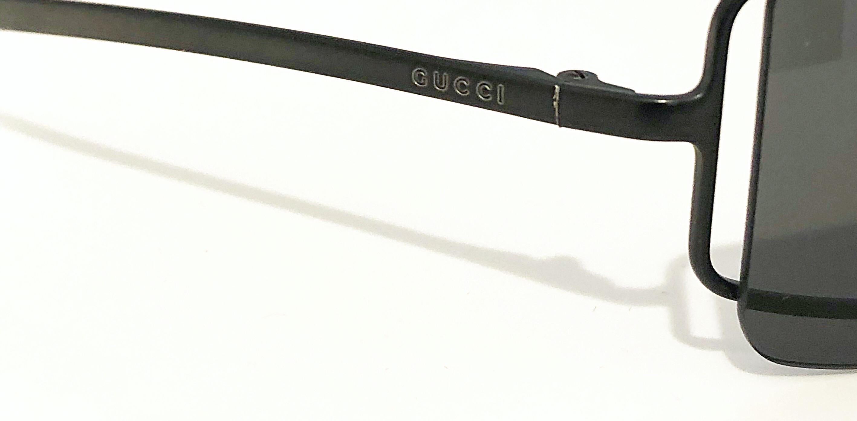 Gucci by Tom Ford Matrix Black Grey Rimless Unisex 1990s Vintage 90s Sunglasses In Excellent Condition For Sale In San Diego, CA