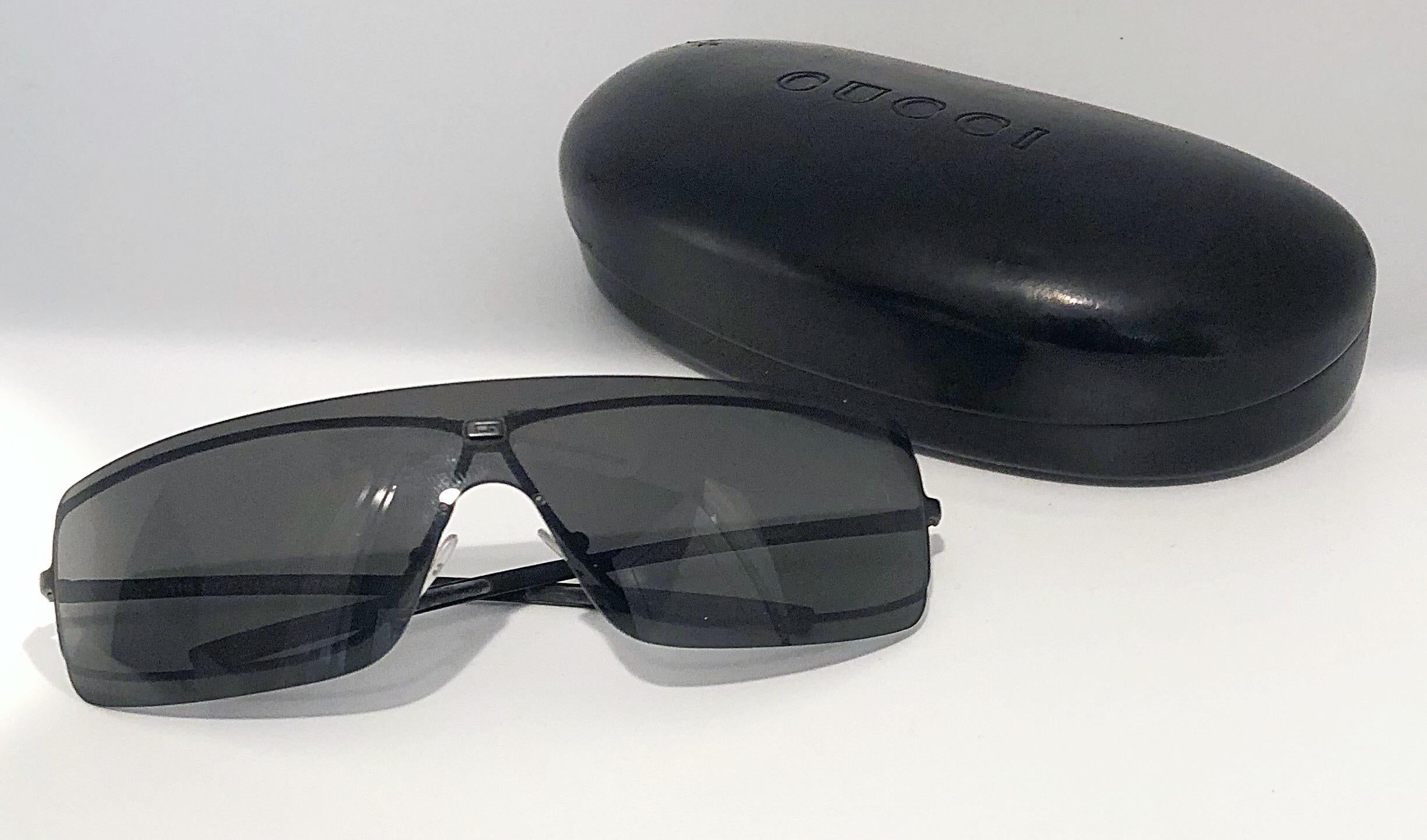 Gucci by Tom Ford Matrix Black Grey Rimless Unisex 1990s Vintage 90s Sunglasses For Sale 1