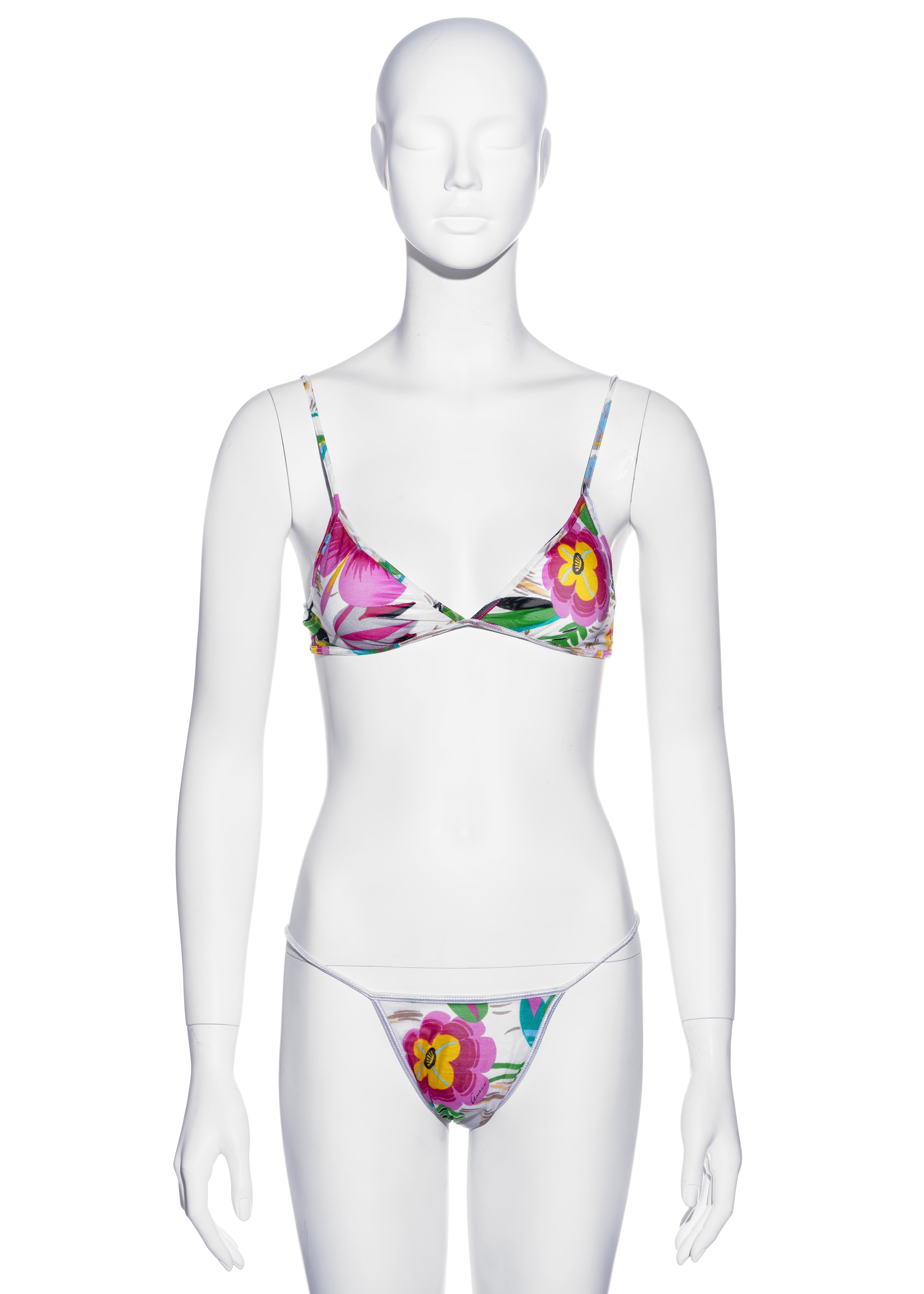 ▪ Gucci by Tom Ford bikini 
▪ Nylon mesh 
▪ Multicoloured floral print with white base
▪ Size Medium
▪ Spring-Summer 1999