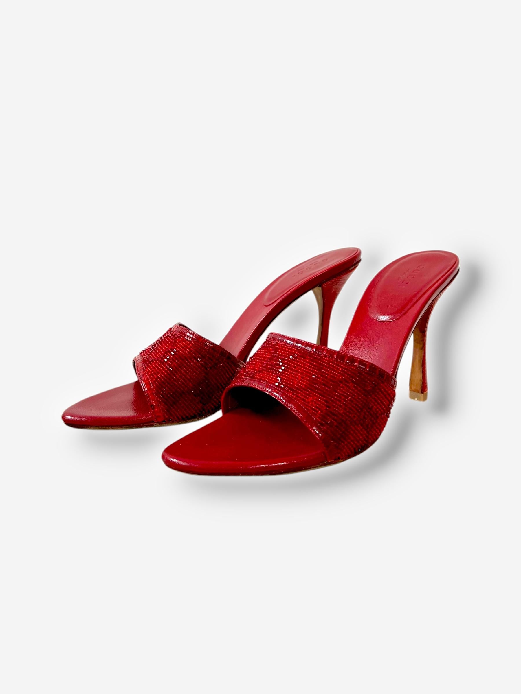 Gucci by Tom Ford, Red Beaded GG Heels – Size 37.5 en vente 5