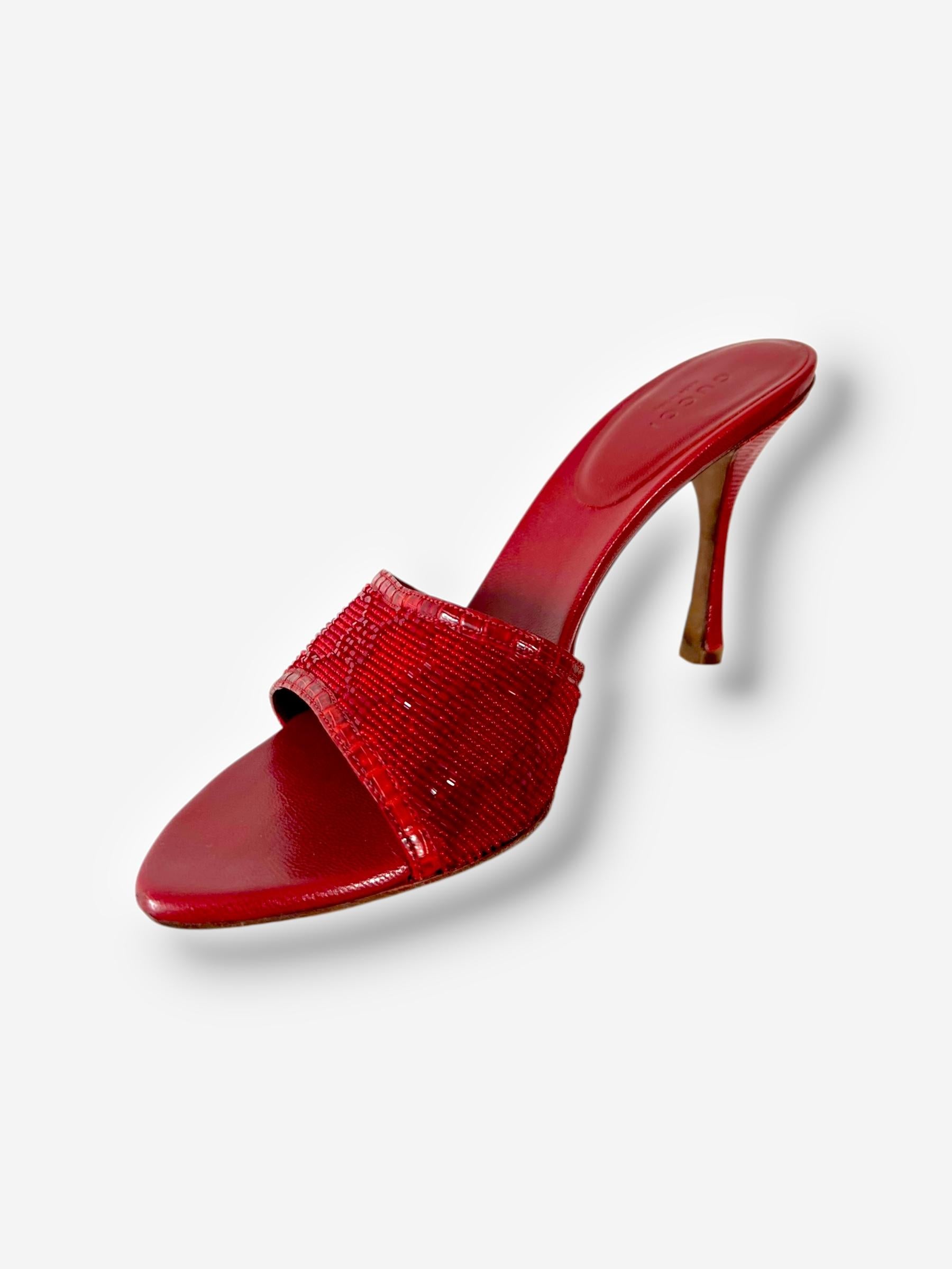 Gucci by Tom Ford, Red Beaded GG Heels – Size 37.5 en vente 3