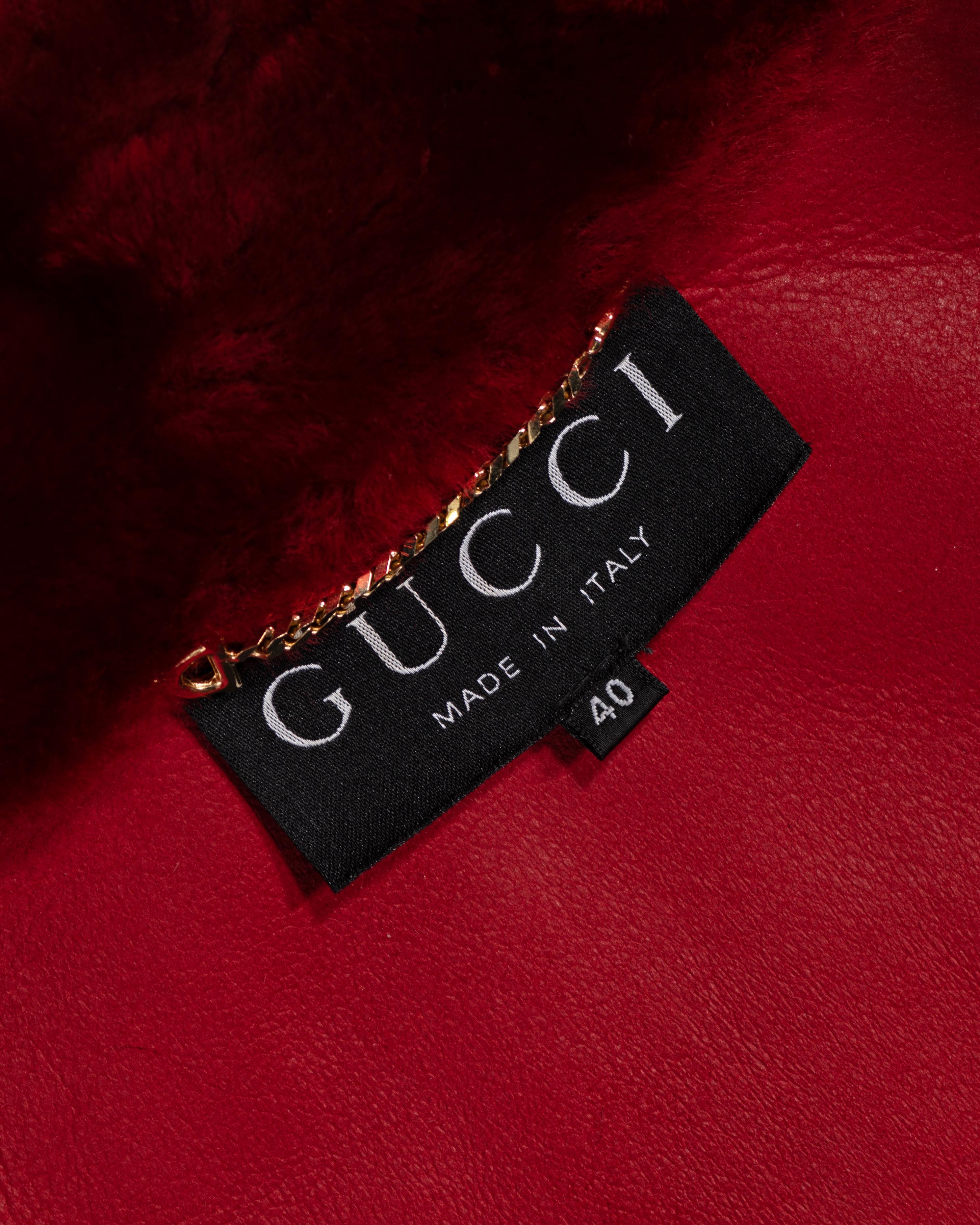 Manteau à double boutonnage en peau de mouton rouge Gucci by Tom Ford, automne-hiver 1996 en vente 12
