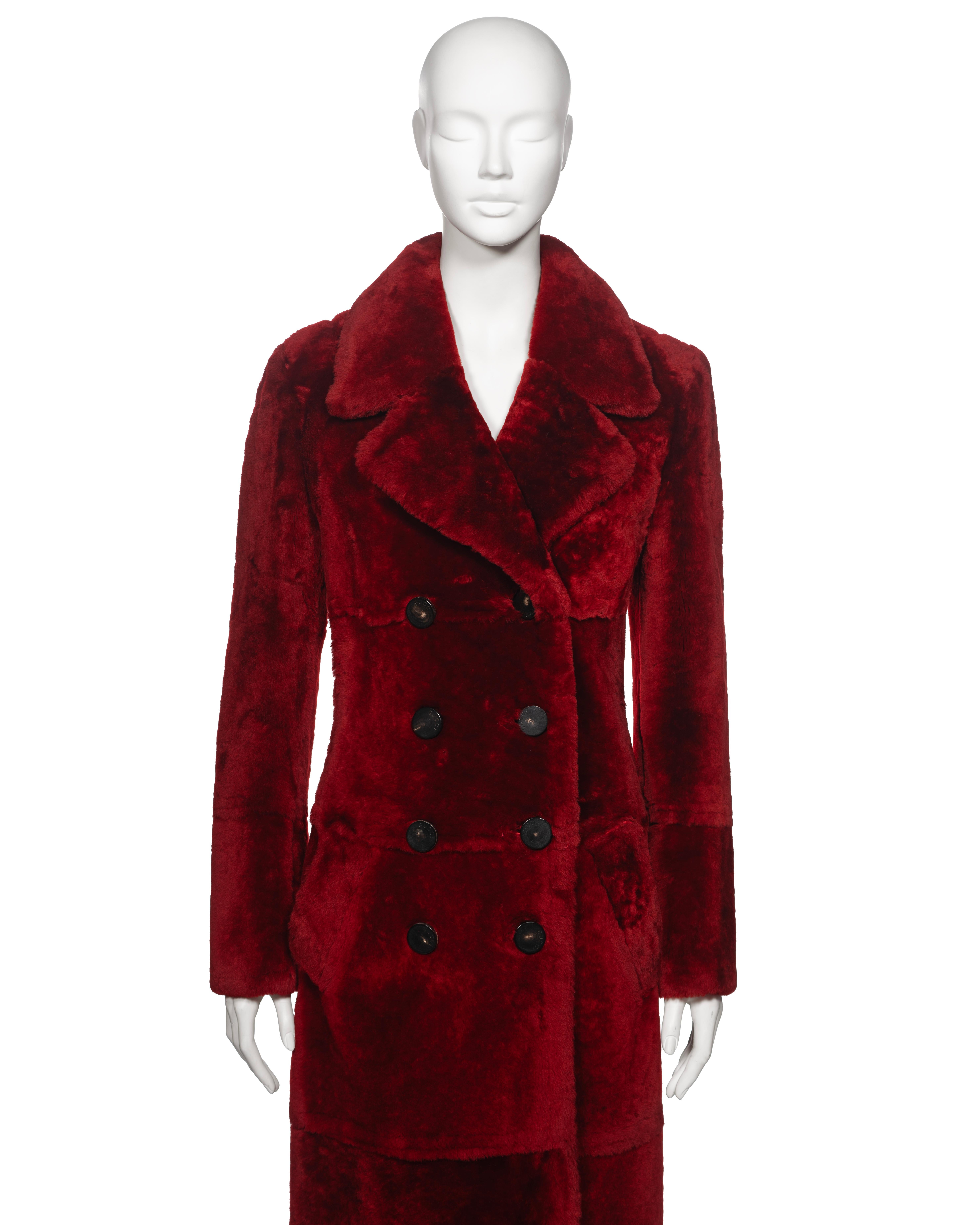 Gucci by Tom Ford Red Sheepskin Floor-Length Double-Breasted Coat, fw 1996 In Excellent Condition For Sale In London, GB