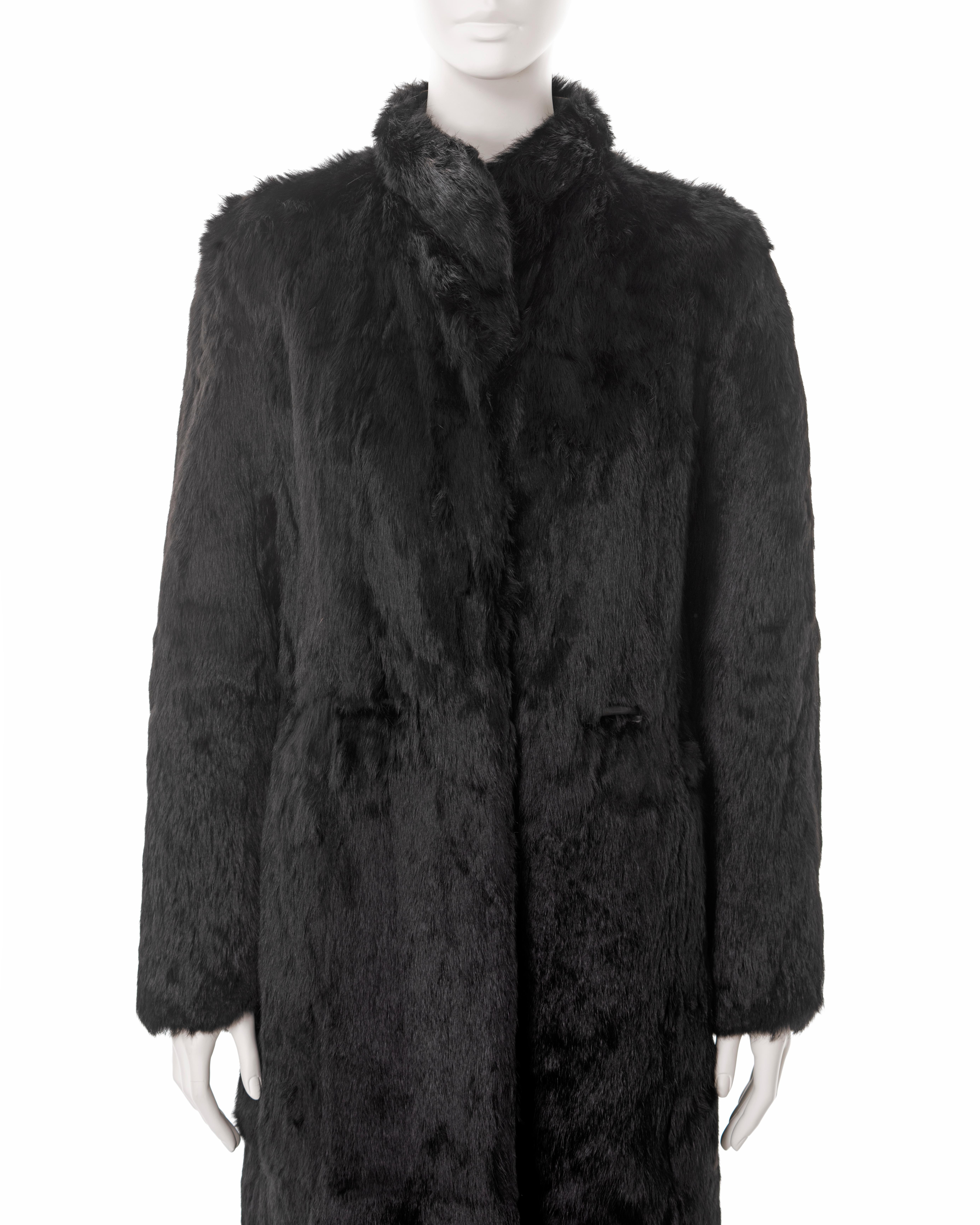 Manteau réversible Gucci by Tom Ford en fourrure verte et noire, automne-hiver 1999 en vente 13
