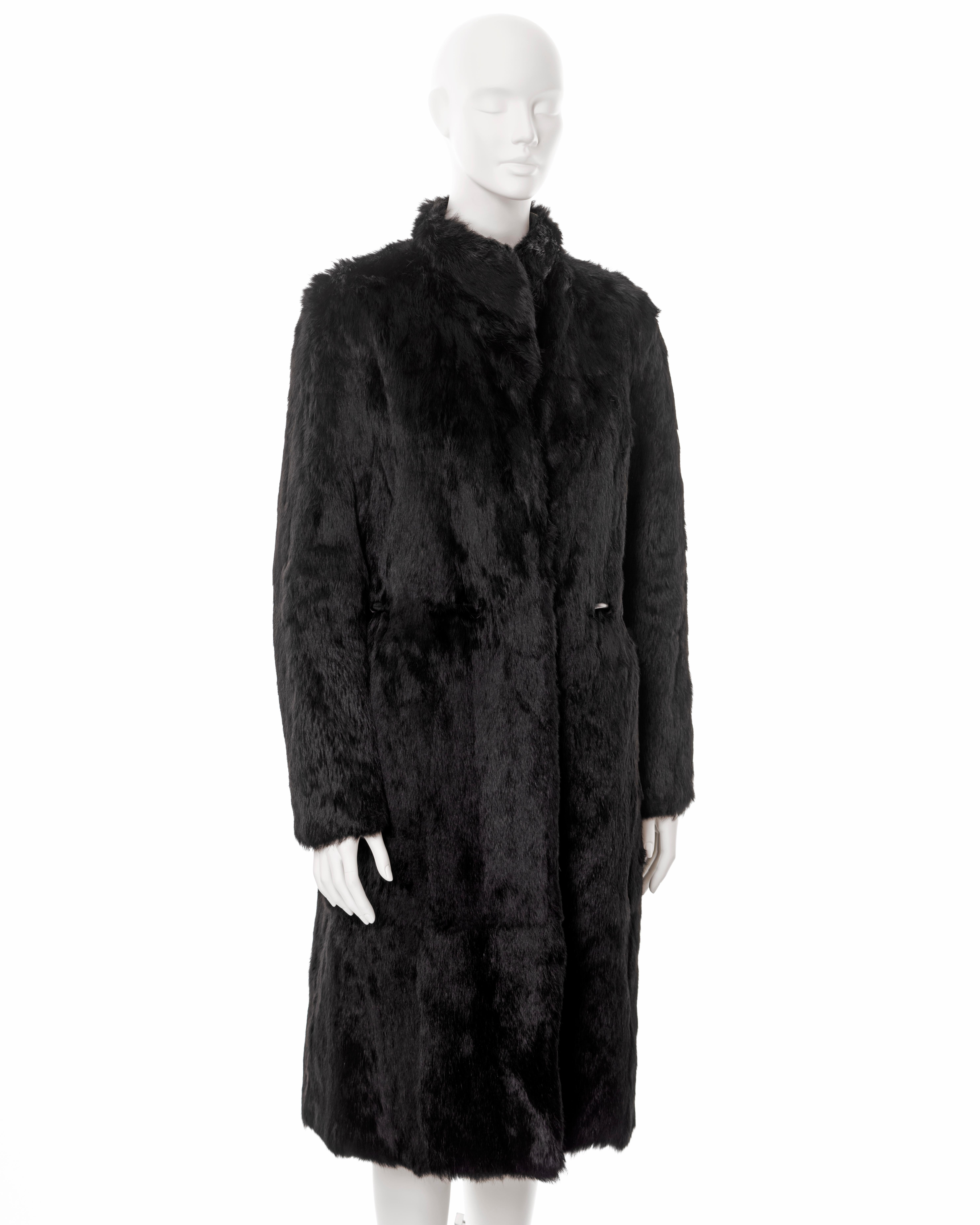 Gucci by Tom Ford reversible green and black fur coat, fw 1999 For Sale 13