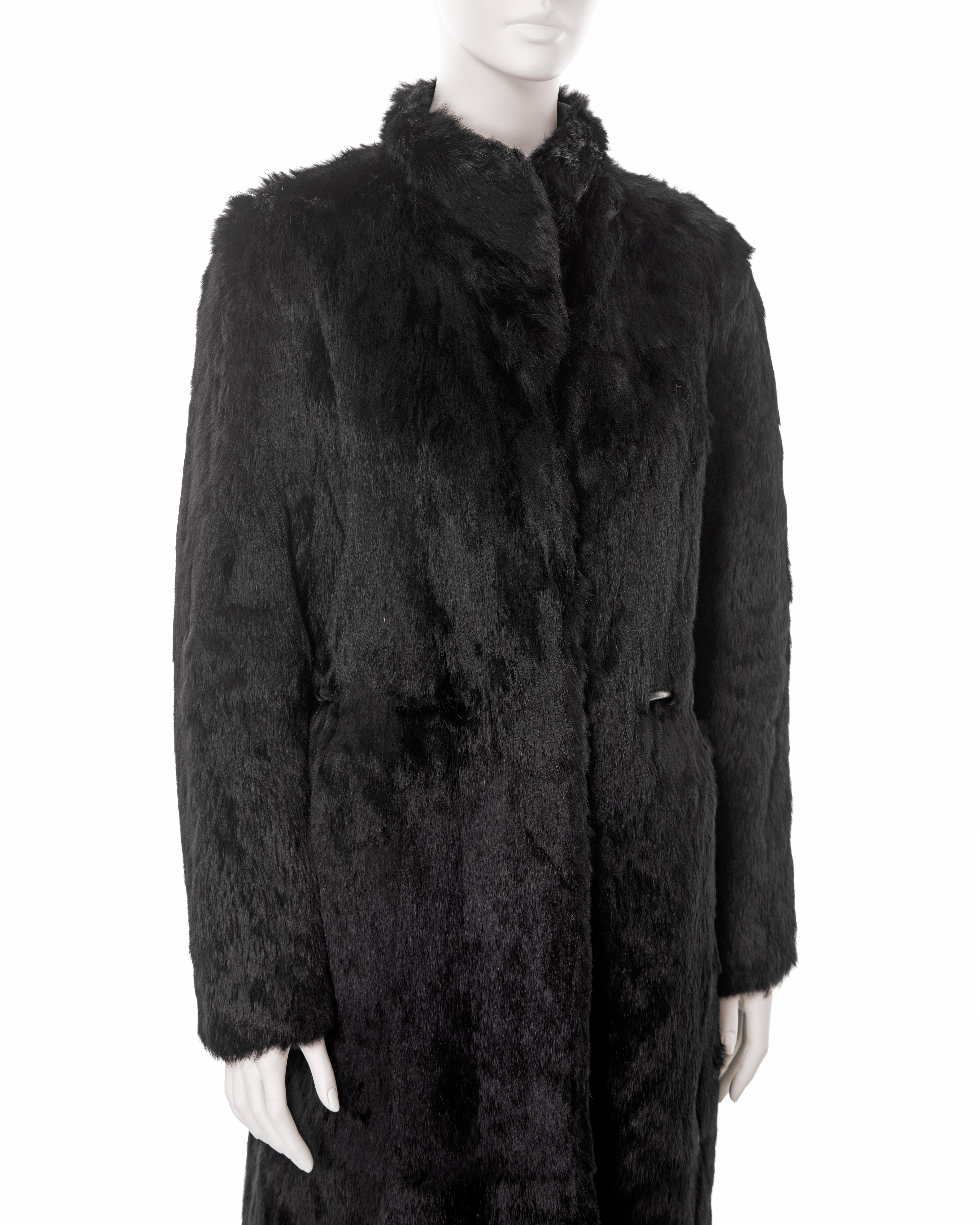 Gucci by Tom Ford reversible green and black fur coat, fw 1999 For Sale 14