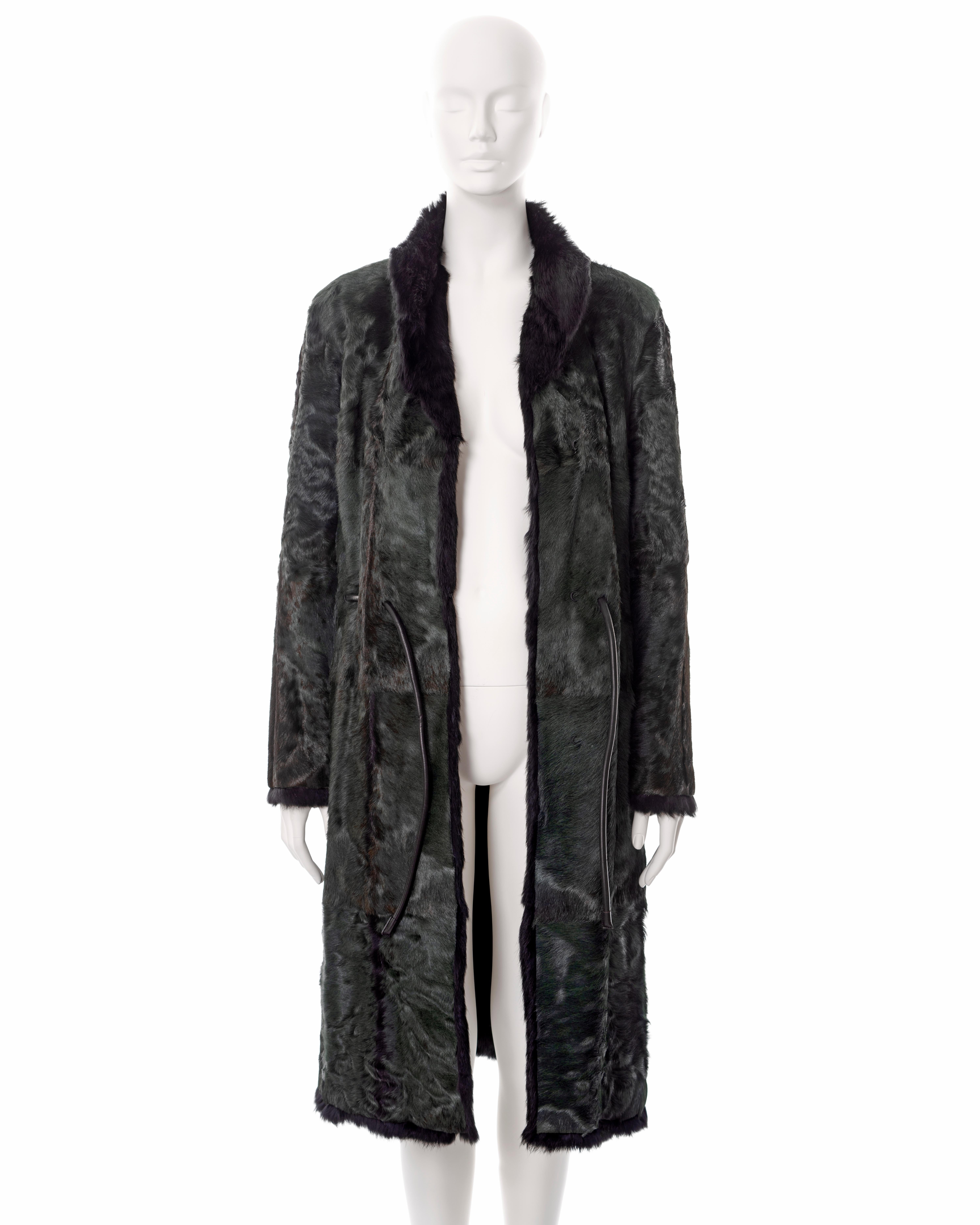 Gucci by Tom Ford reversible green and black fur coat, fw 1999 For Sale 1