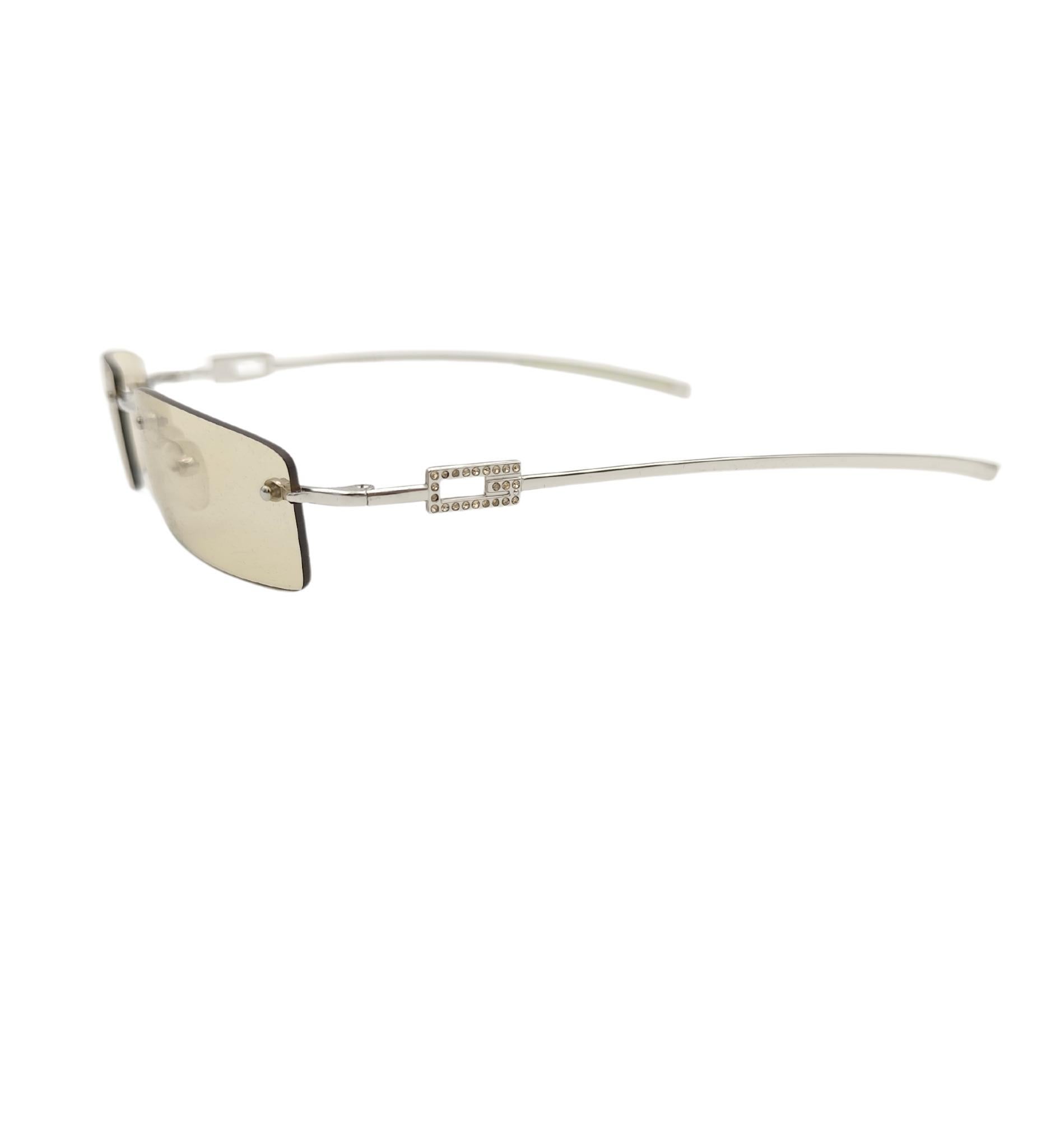 Beige Gucci by Tom Ford rhinestones logo yellow rimless sunglasses For Sale
