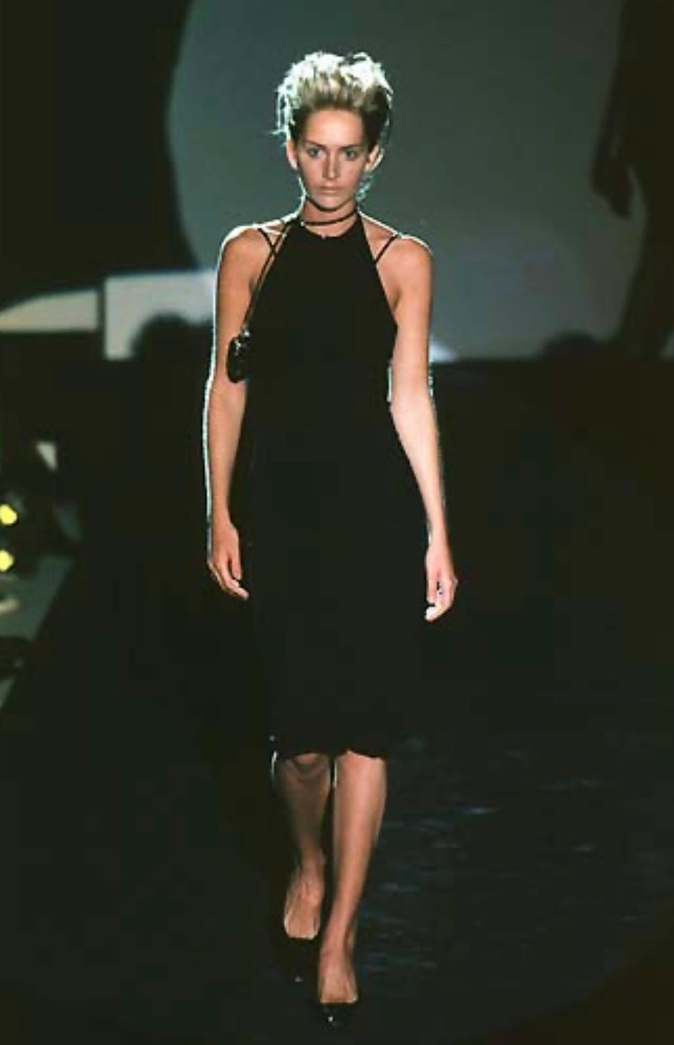 Gucci by Tom Ford Laufsteg-Bodycon-Halfterneck-Kleid mit G-Schnalle, Frühjahr-Sommer 1998 im Angebot 8