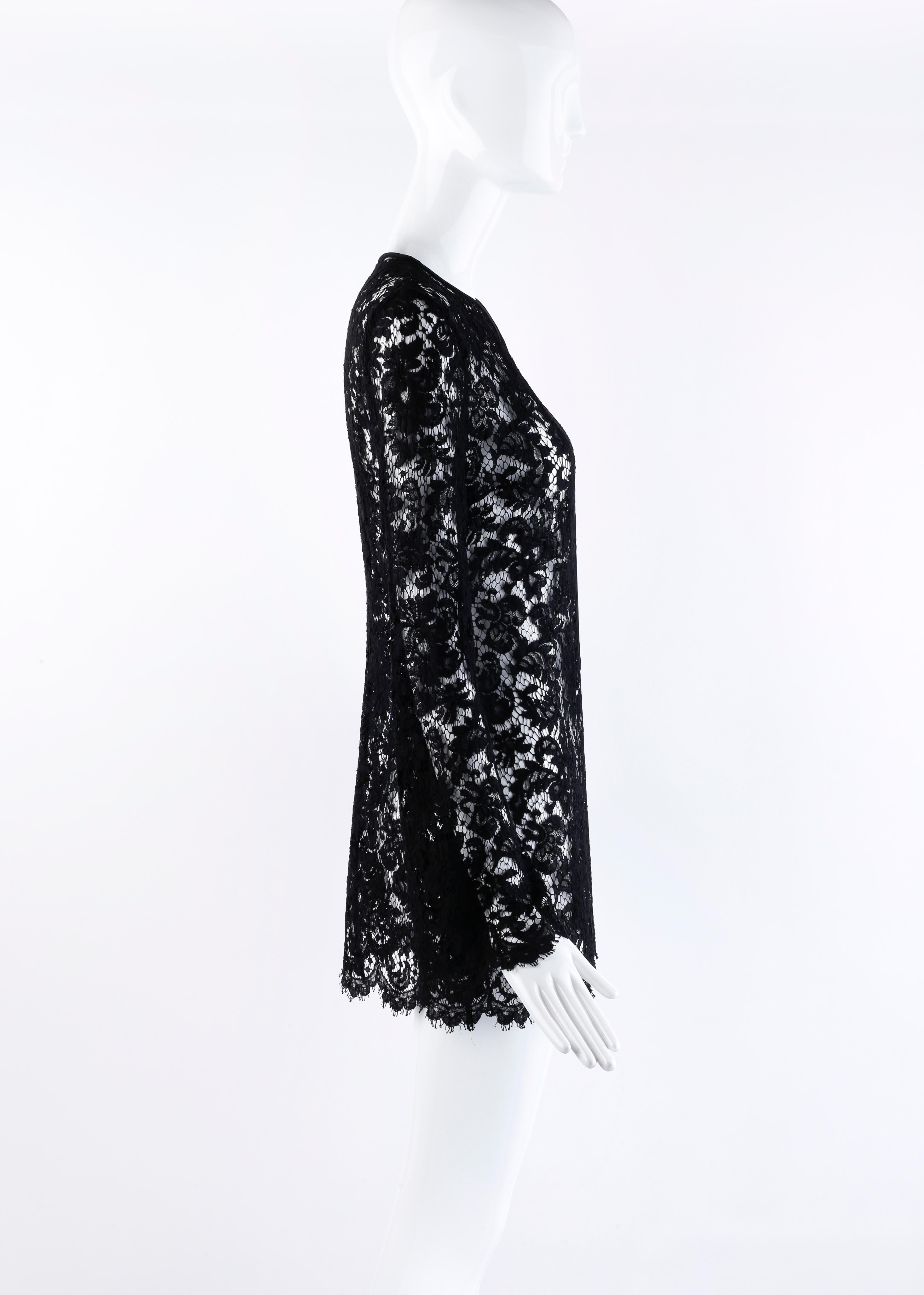 Gucci by Tom Ford S/S 1996 Black Lace Plunge GG Closure Micro Mini Dress 42 (IT) In Excellent Condition In Chicago, IL