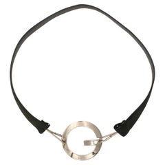 Gucci by Tom Ford S/S 1996 Cintura oversize in metallo argentato con fibbia G in pelle scamosciata