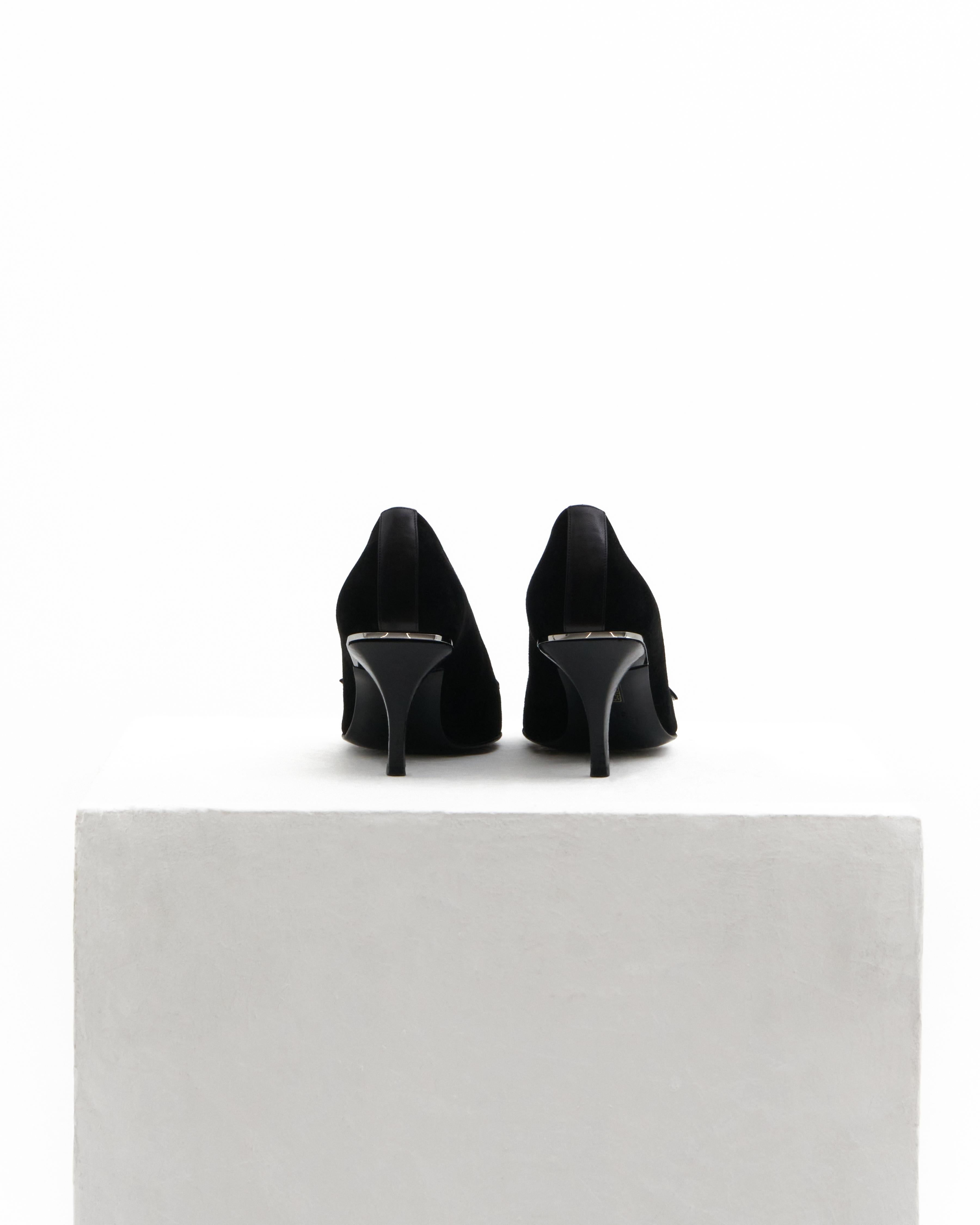 Gucci By Tom Ford S/S 1998  Black GG pointed toe kitten heels In condizioni ottime in vendita a Milano, IT
