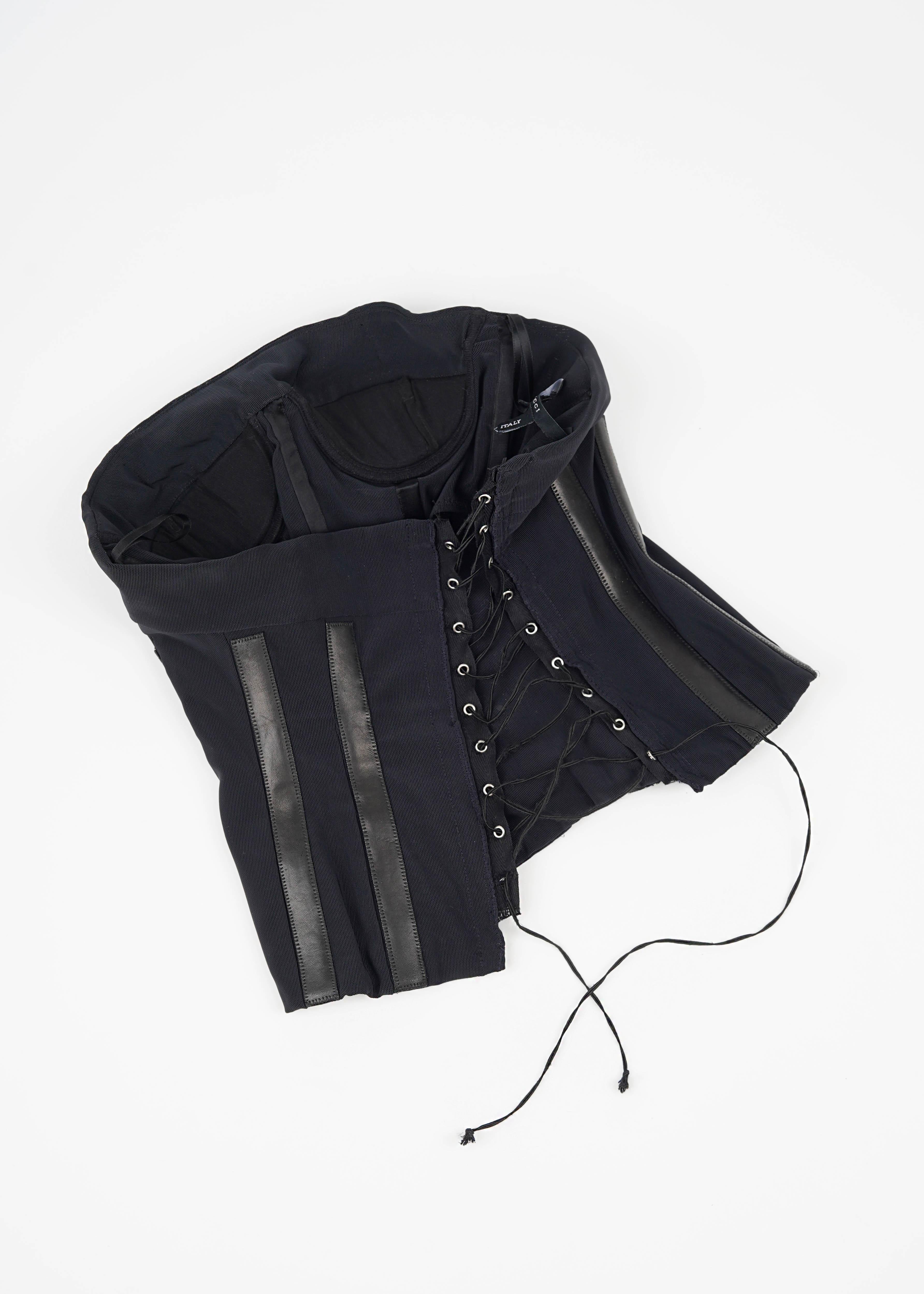 Top corseté noir Gucci by Tom Ford S/S 2001 - Runway Look 24 en vente 4