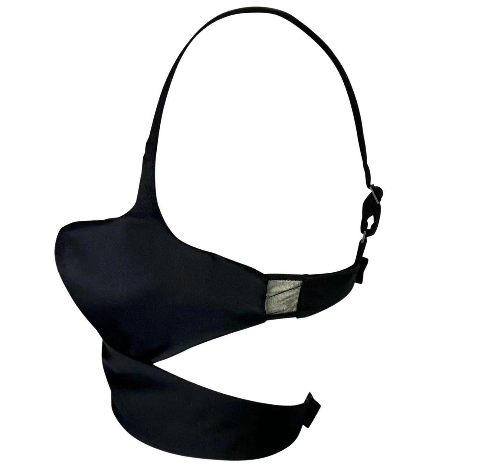 Top reggiseno 2 pezzi in raso di seta nero Gucci by Tom Ford P/E 2001 in vendita 1