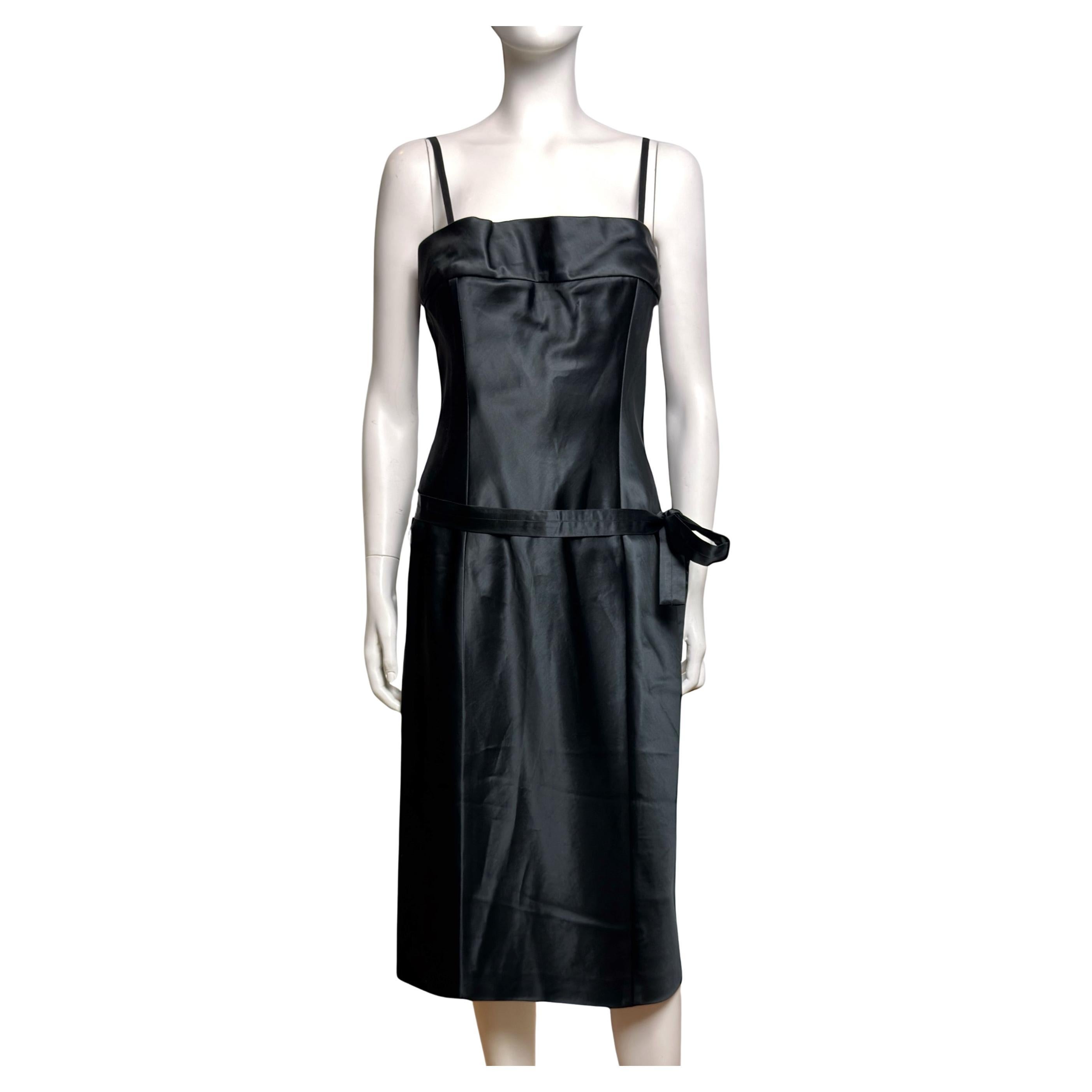 Gucci by Tom Ford P/E 2001 Vestito midi in raso nero con corsetto e senza spalline