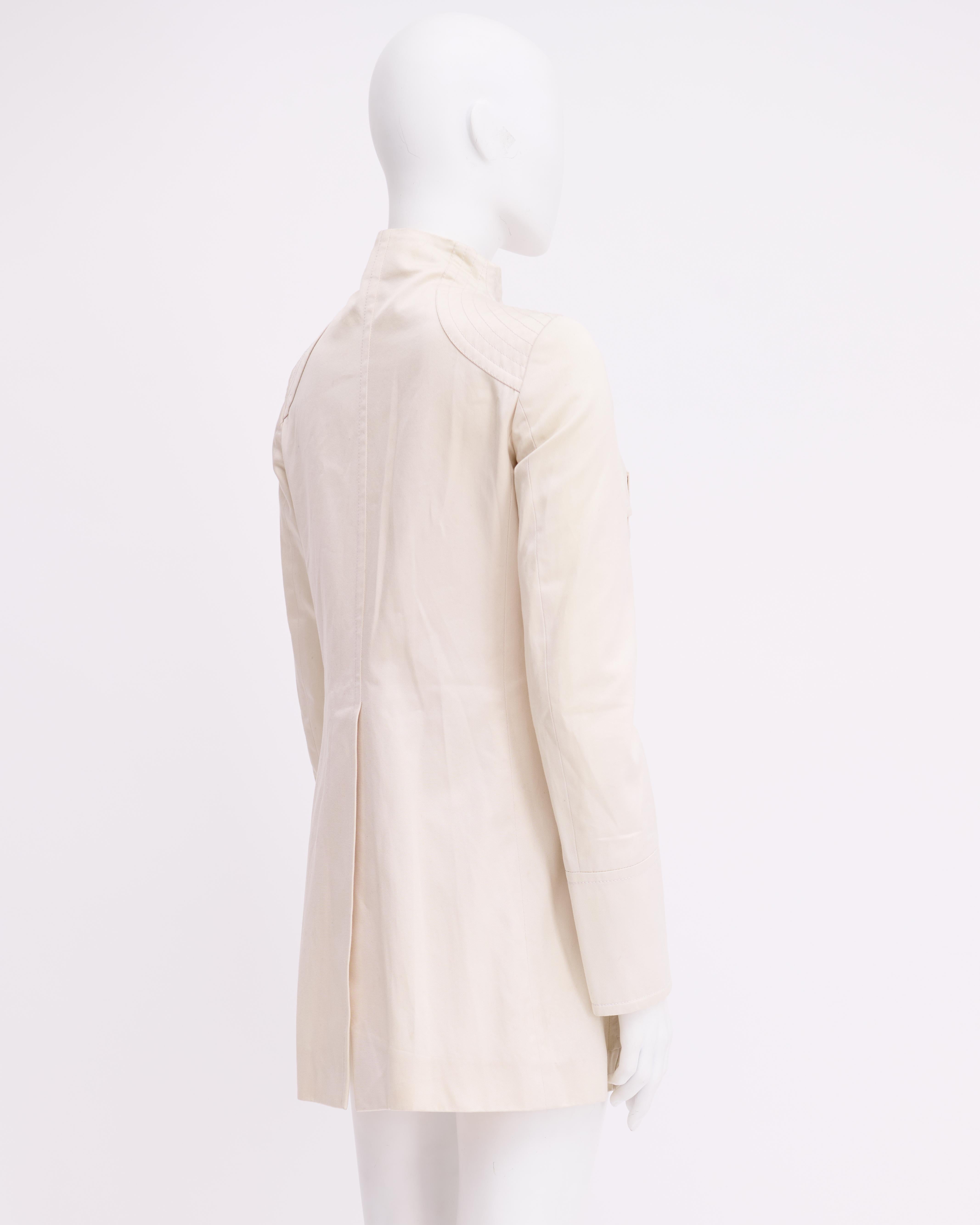 De las mujeres Gucci by Tom Ford S/S 2003 Abrigo Blanco Multibolsillos en venta