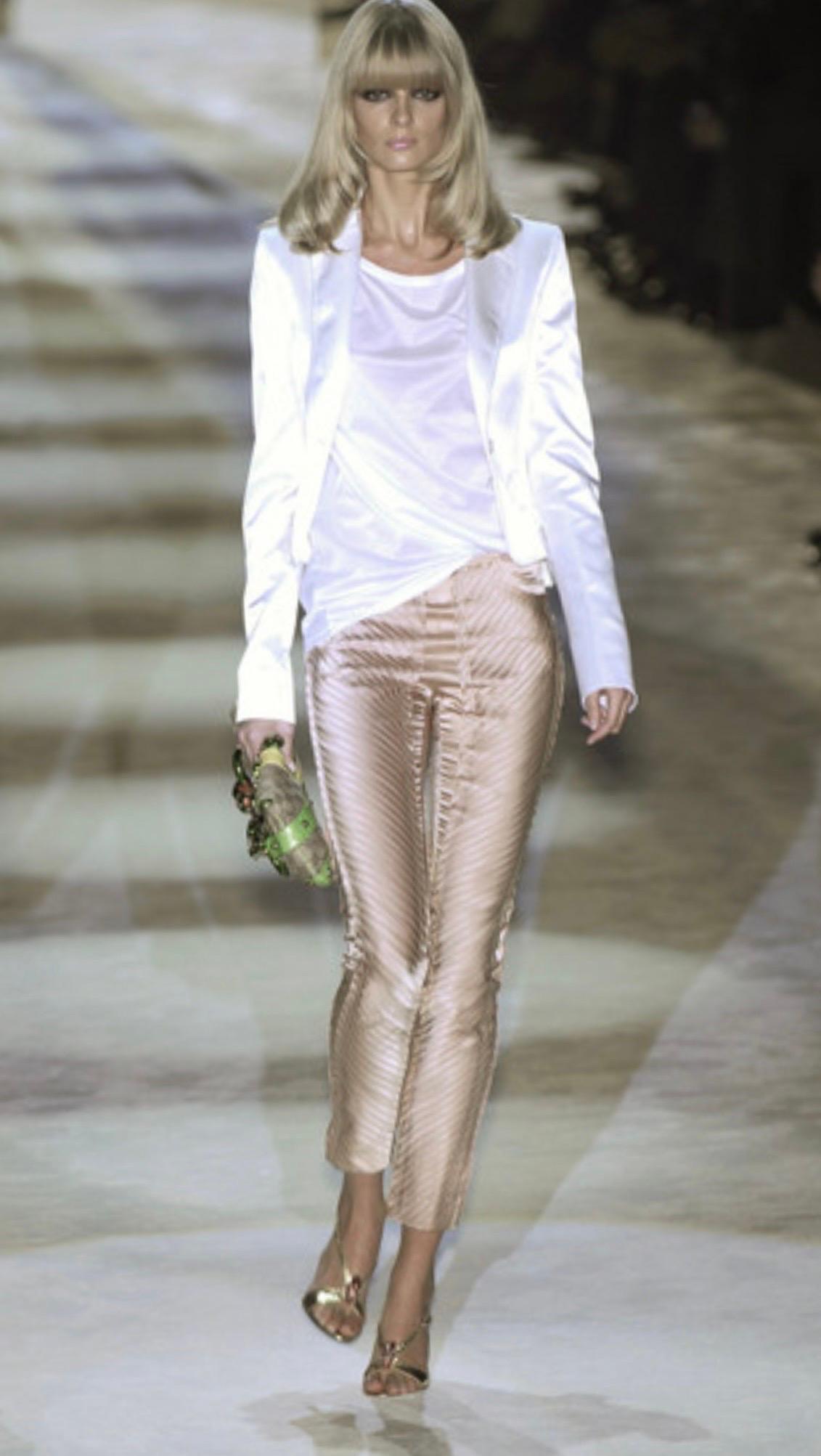 GUCCI BY TOM FORD S/S 2004 Ensemble en soie effilochée Pantalon et veste plissés Blazer en vente 12