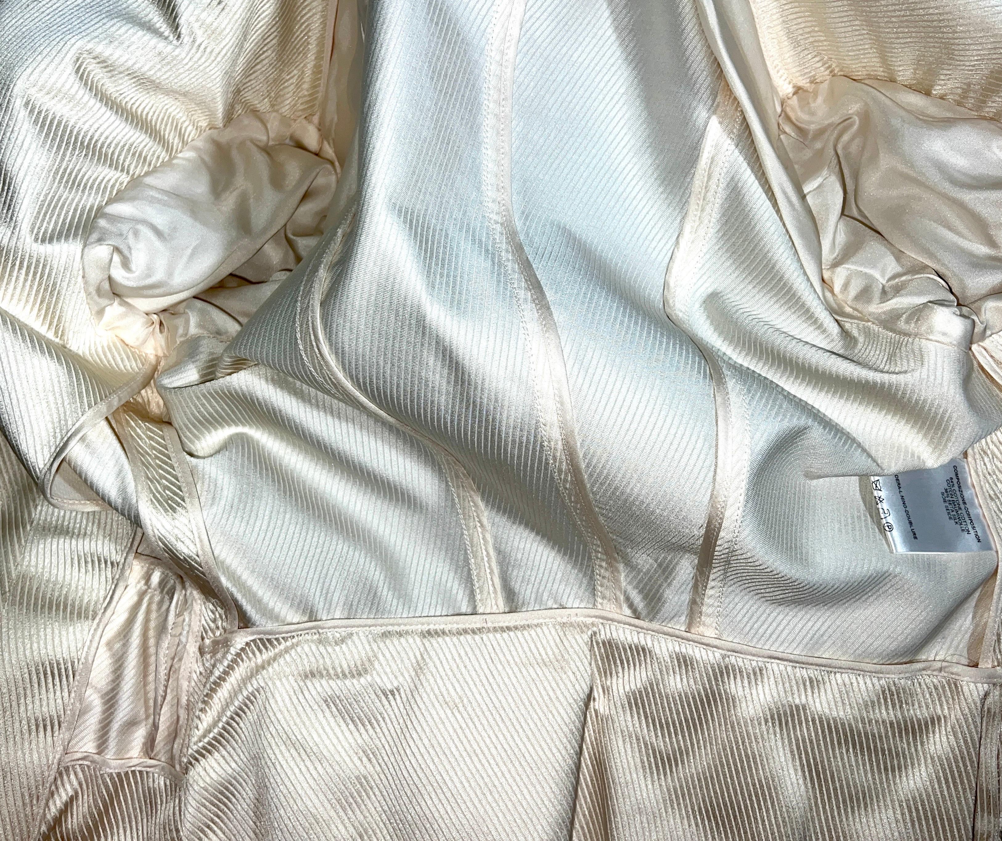 GUCCI BY TOM FORD S/S 2004 Ensemble en soie effilochée Pantalon et veste plissés Blazer en vente 1