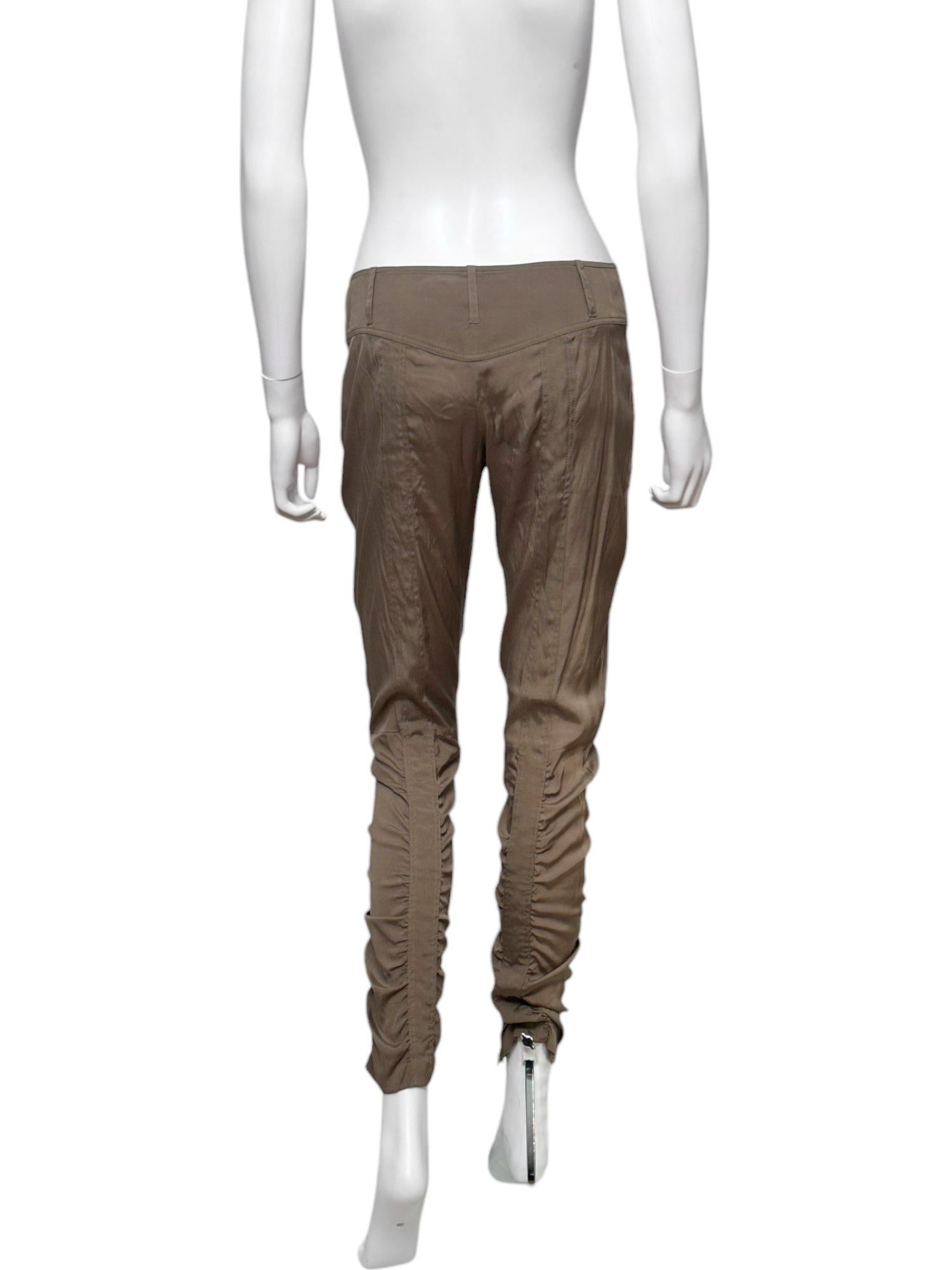 Gucci by Tom Ford S/S 2004 Pantalones de seda marrón Gray en venta
