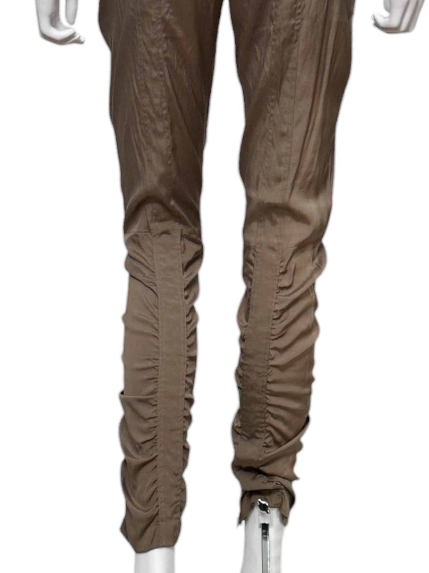Gucci by Tom Ford S/S 2004 Pantalones de seda marrón en venta 2