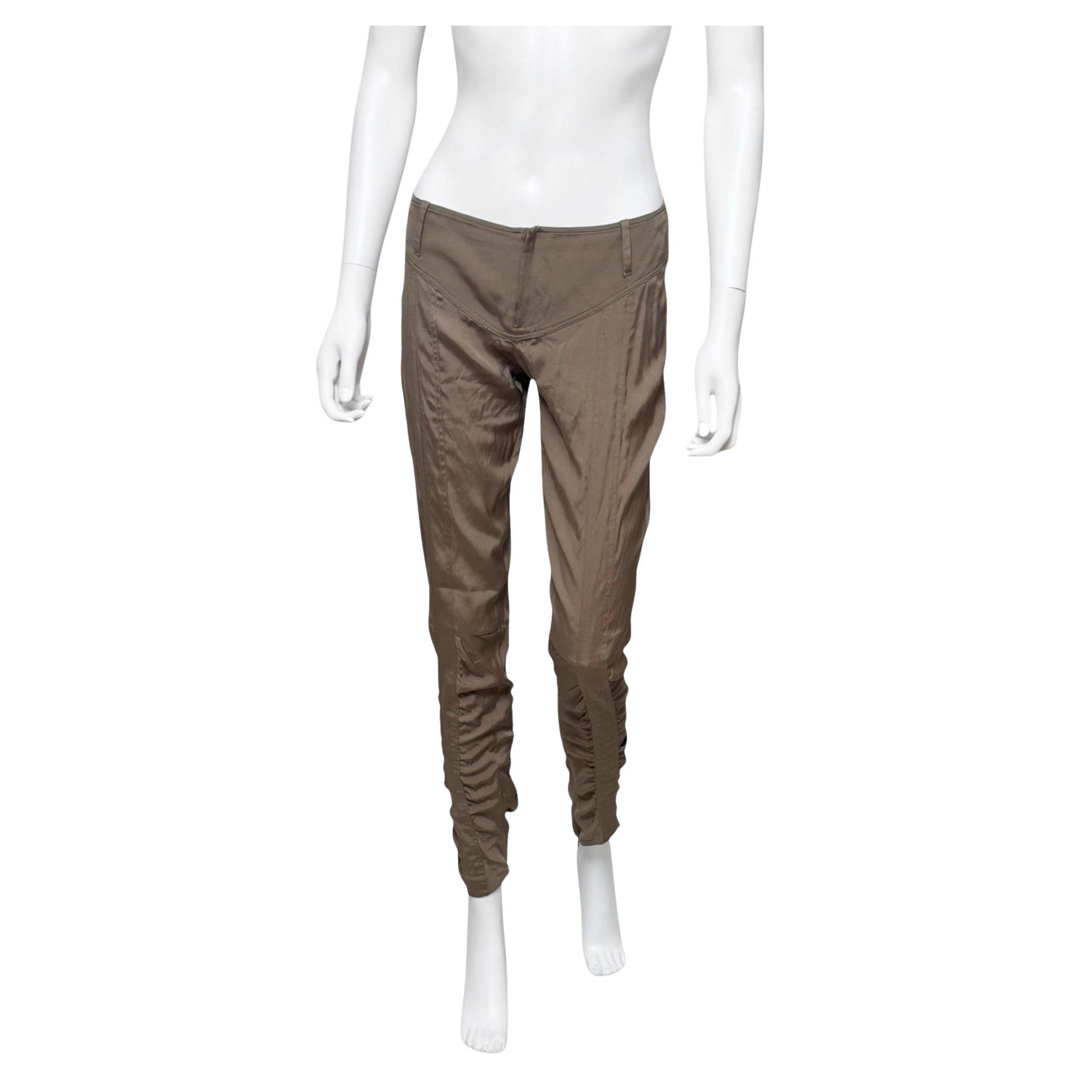 Gucci by Tom Ford S/S 2004 Pantalones de seda marrón en venta