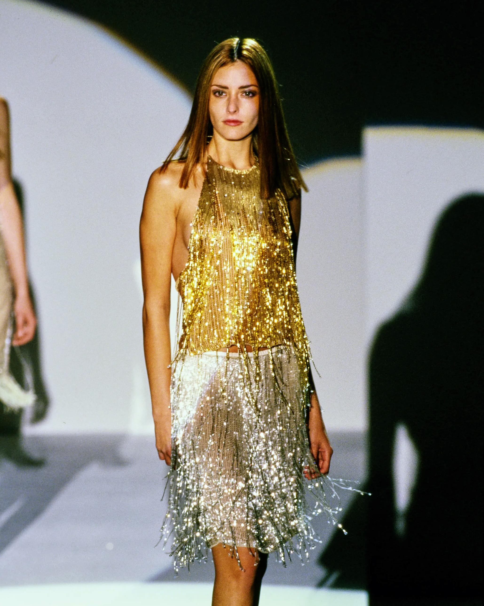 Jupe Gucci by Tom Ford à franges perlées argentées en soie et cuir, SS 1999 Pour femmes en vente