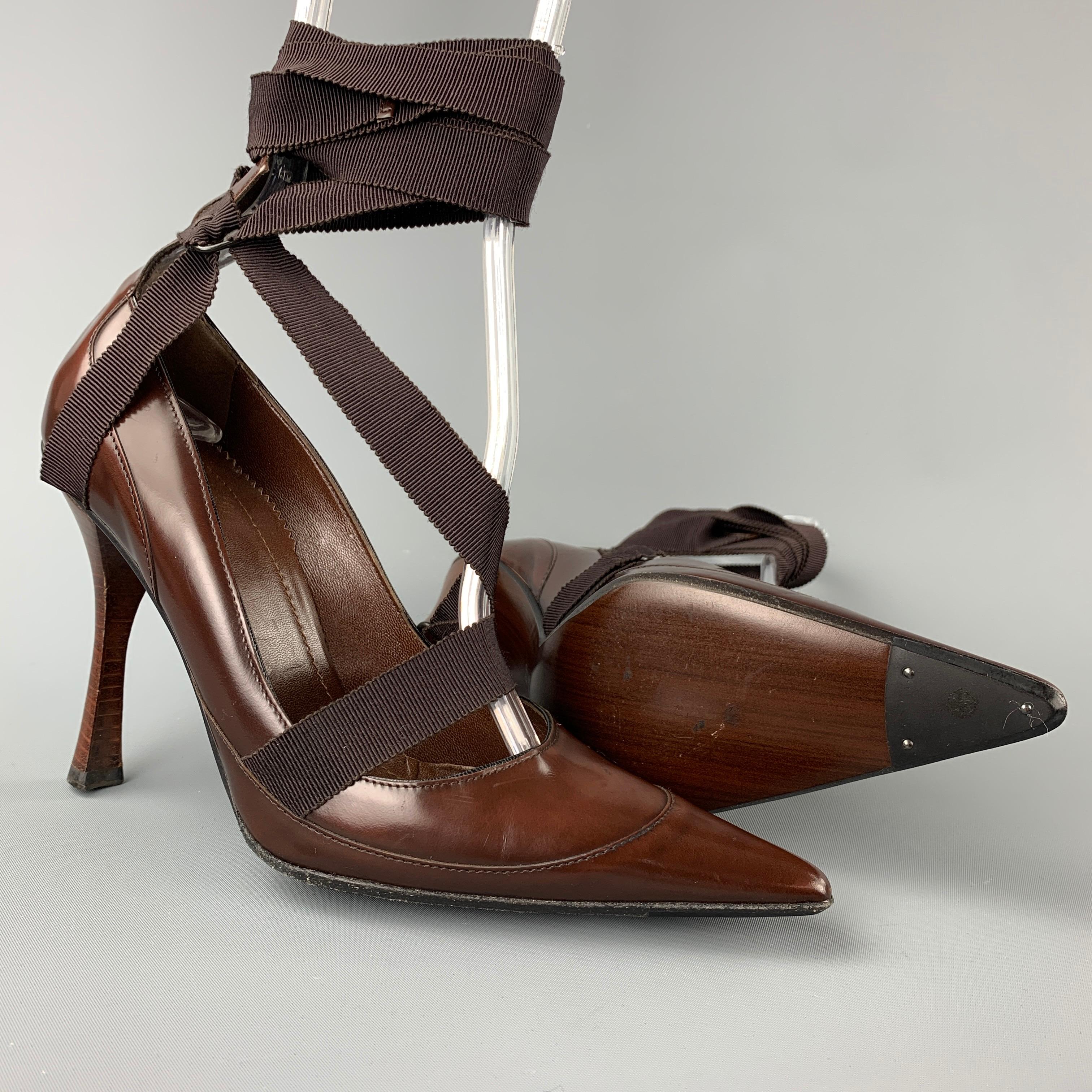 GUCCI by TOM FORD Tamaño 6.5 Bombas con correa de cinta de cuero marrón Negro